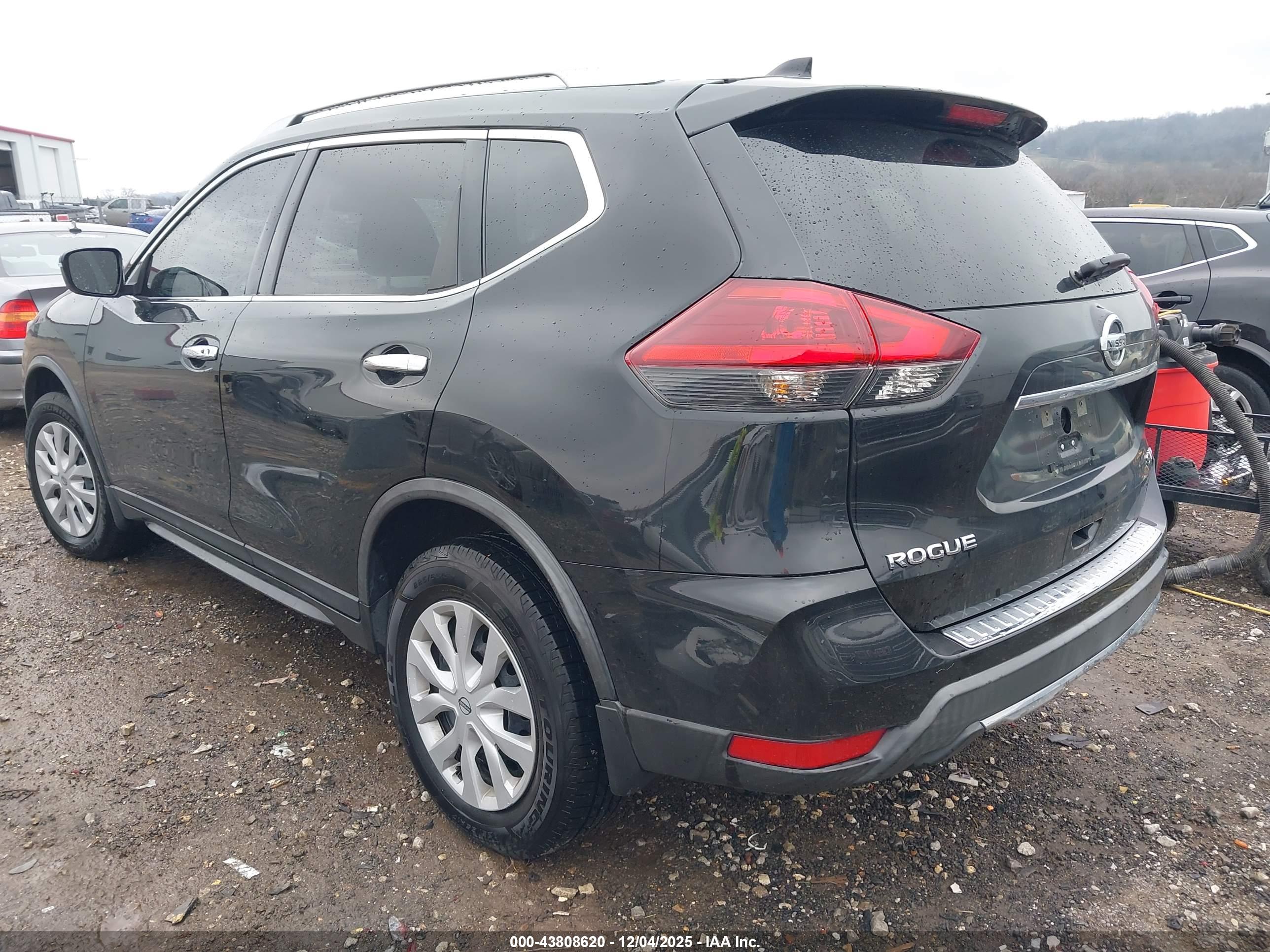NISSAN ROGUE image 3