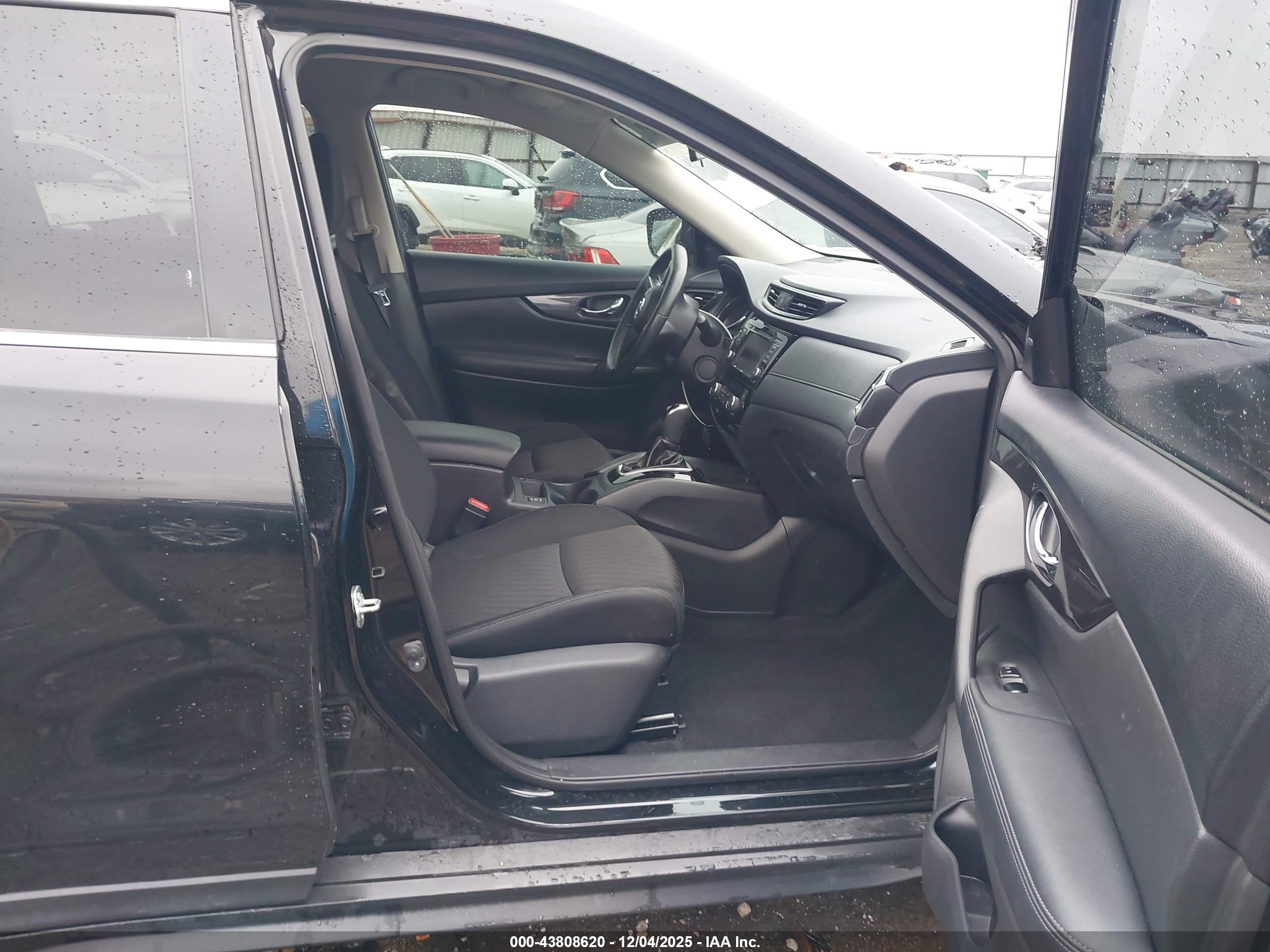 NISSAN ROGUE image 5
