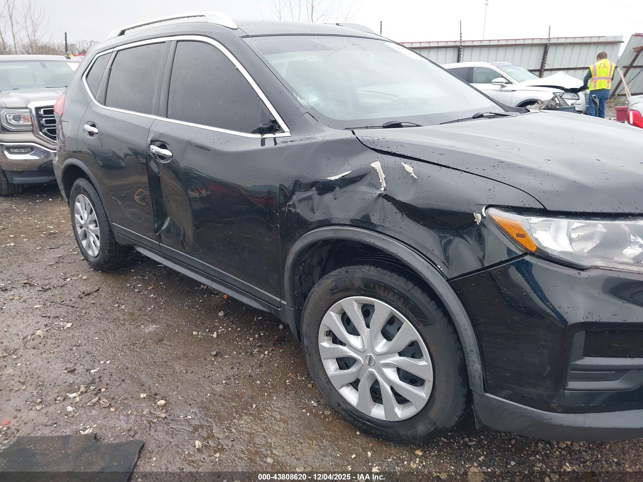 NISSAN ROGUE image 6