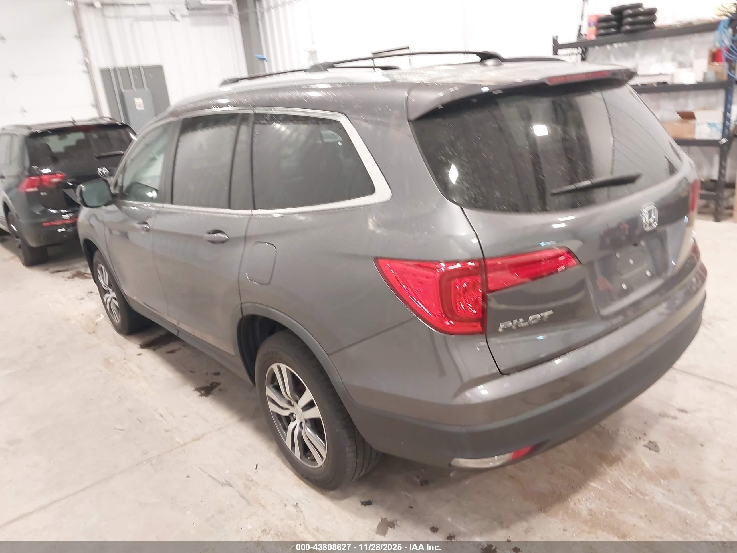 HONDA PILOT image 3