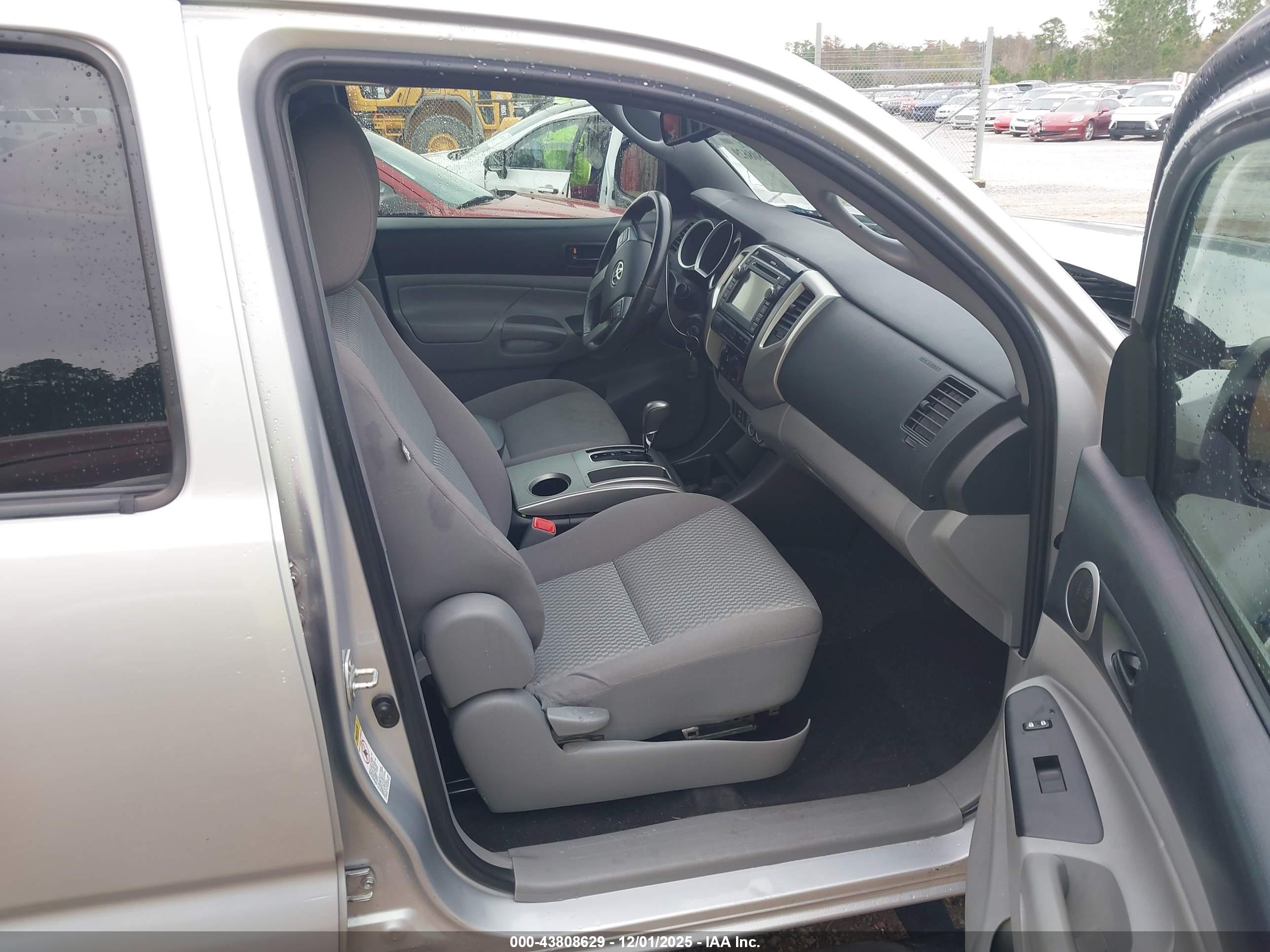 TOYOTA TACOMA image 5