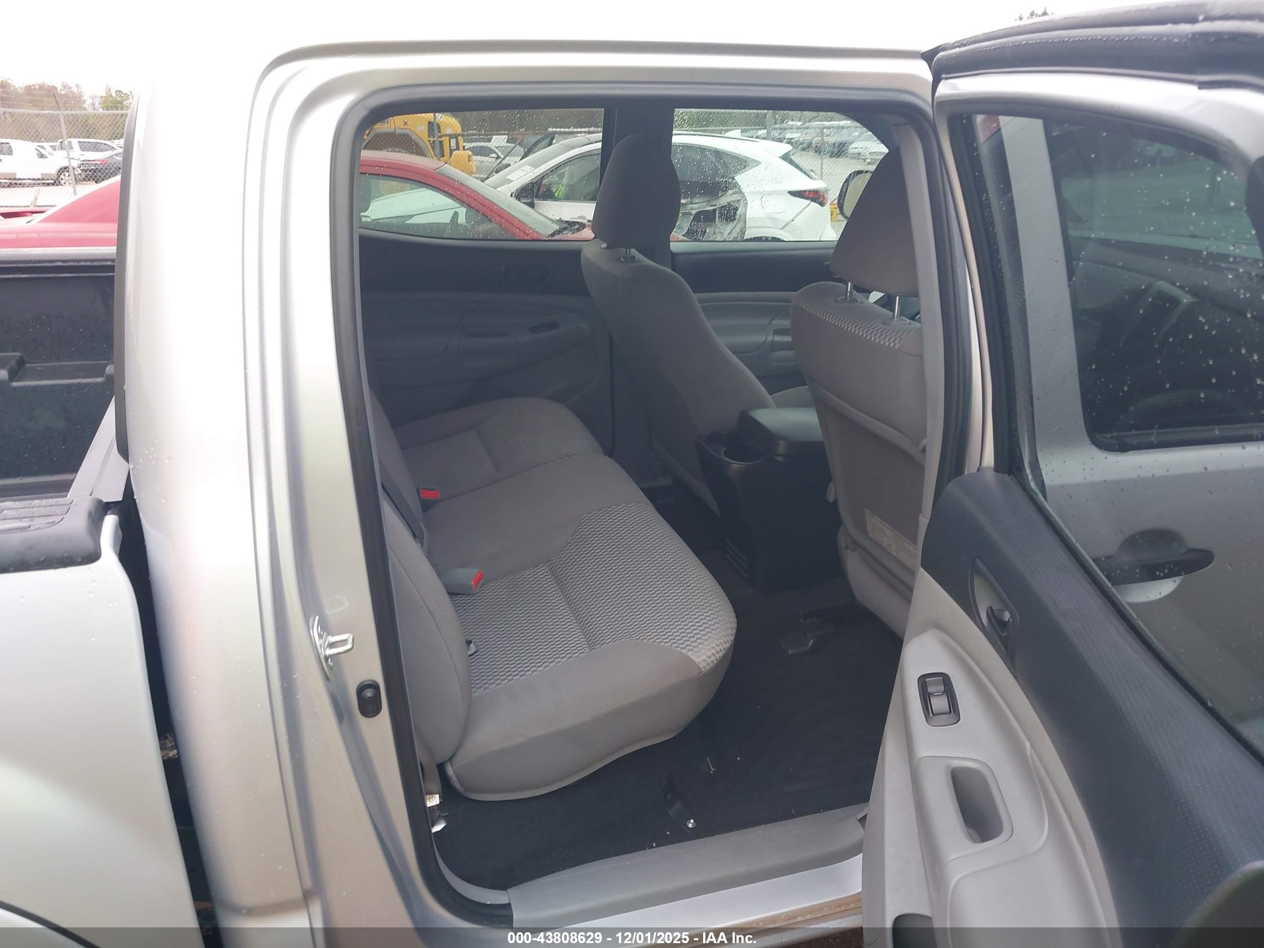 TOYOTA TACOMA image 8
