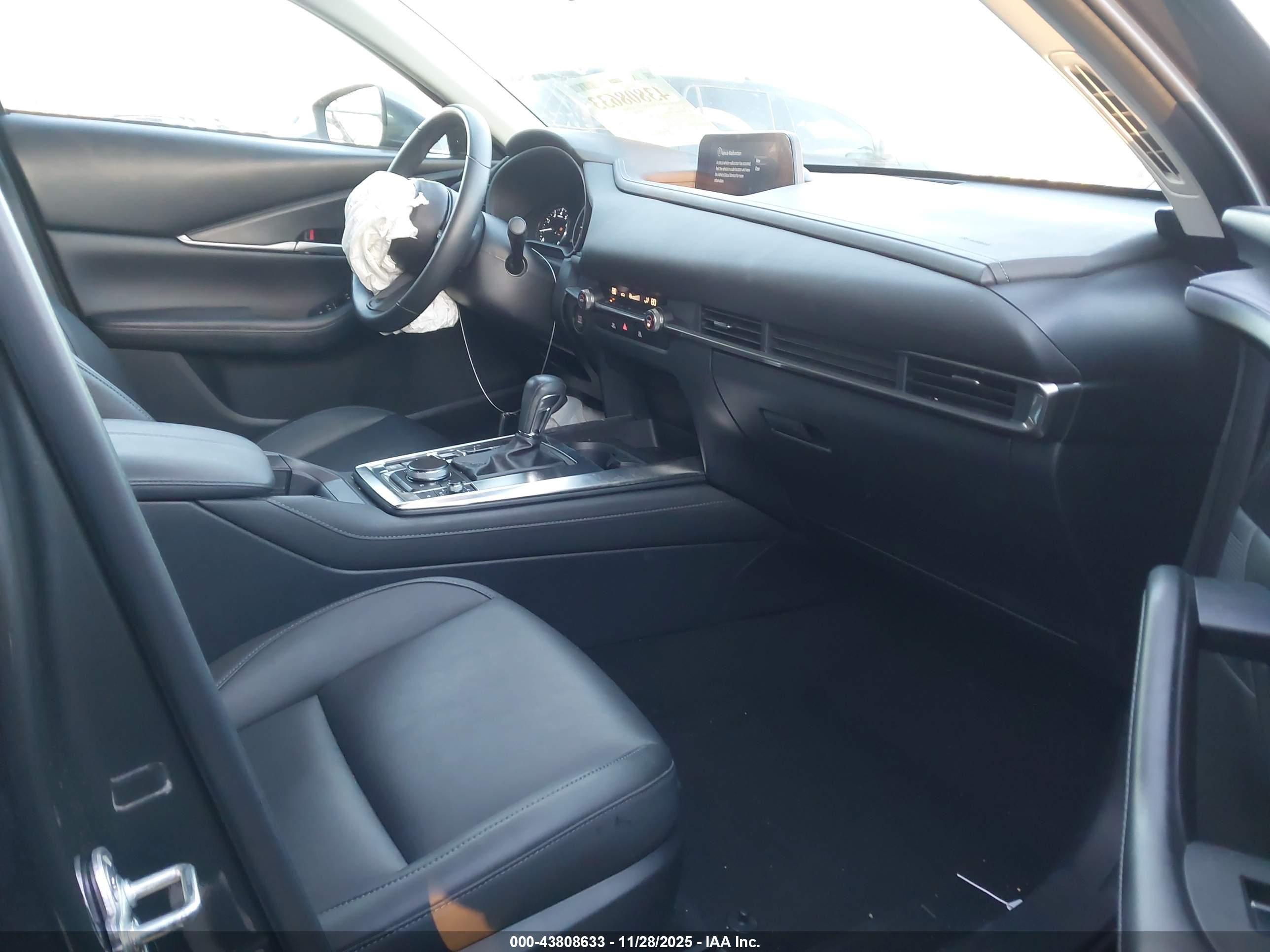 MAZDA CX-30 image 5