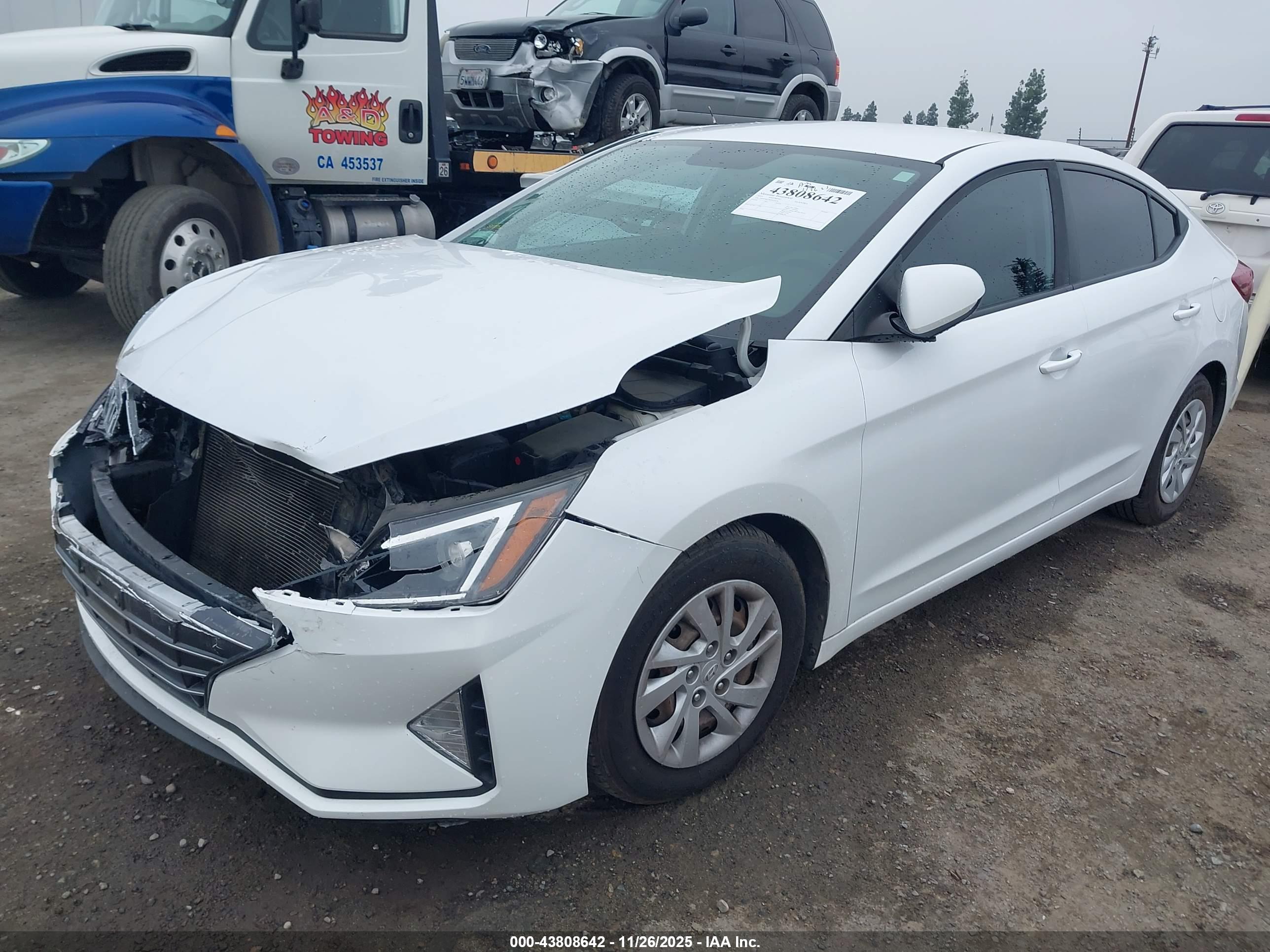 HYUNDAI ELANTRA image 2