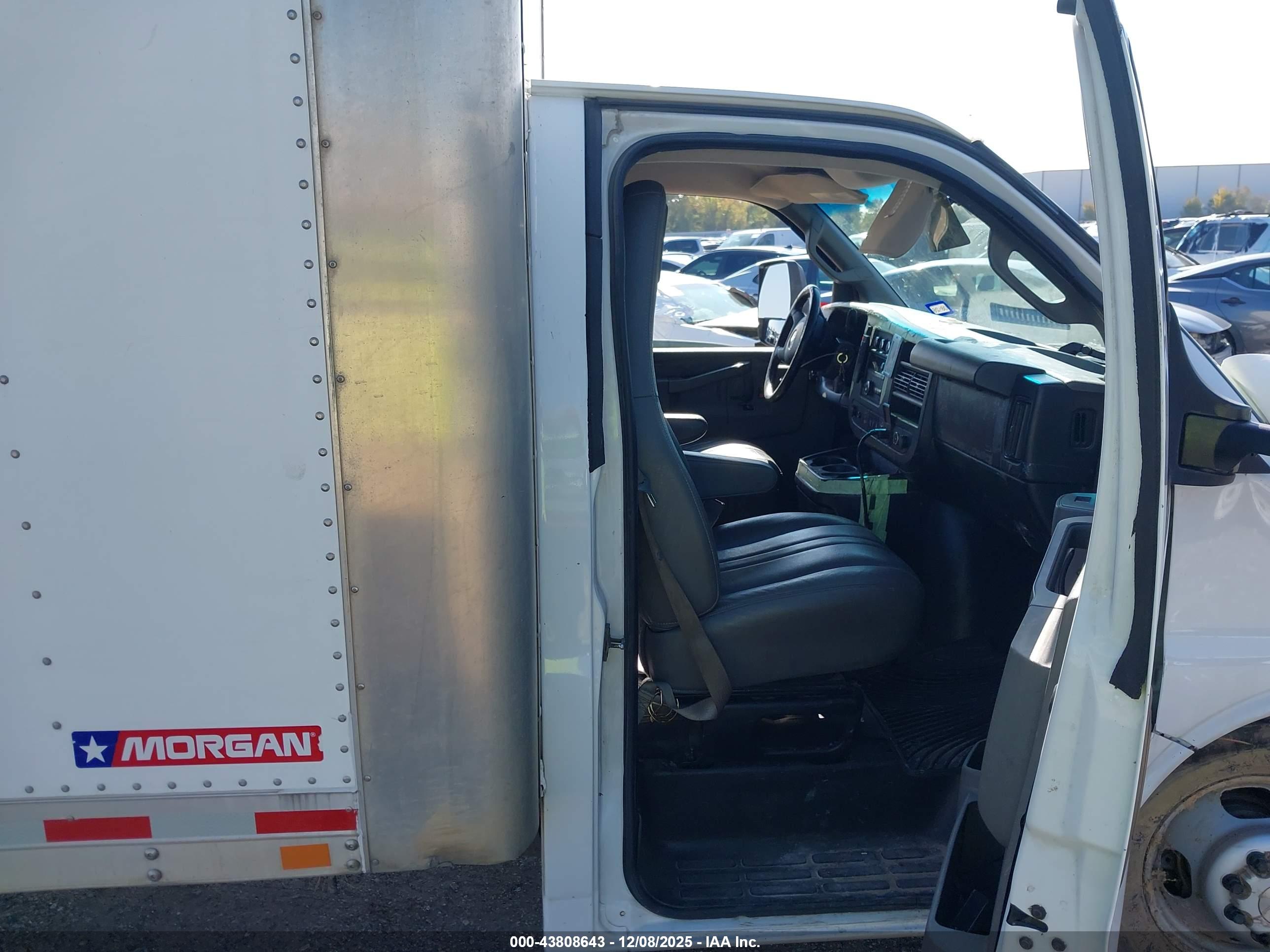 CHEVROLET EXPRESS image 5