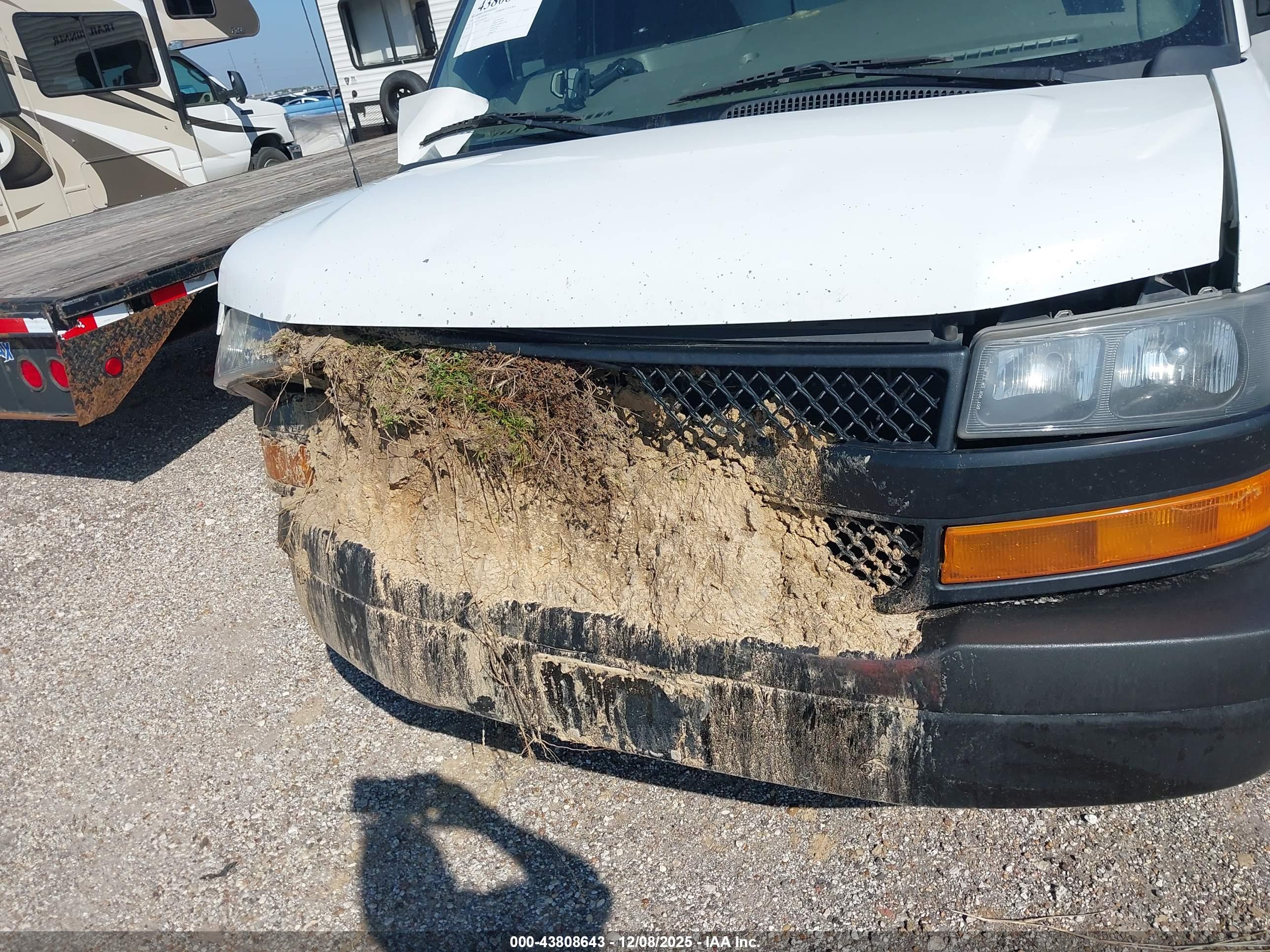 CHEVROLET EXPRESS image 6