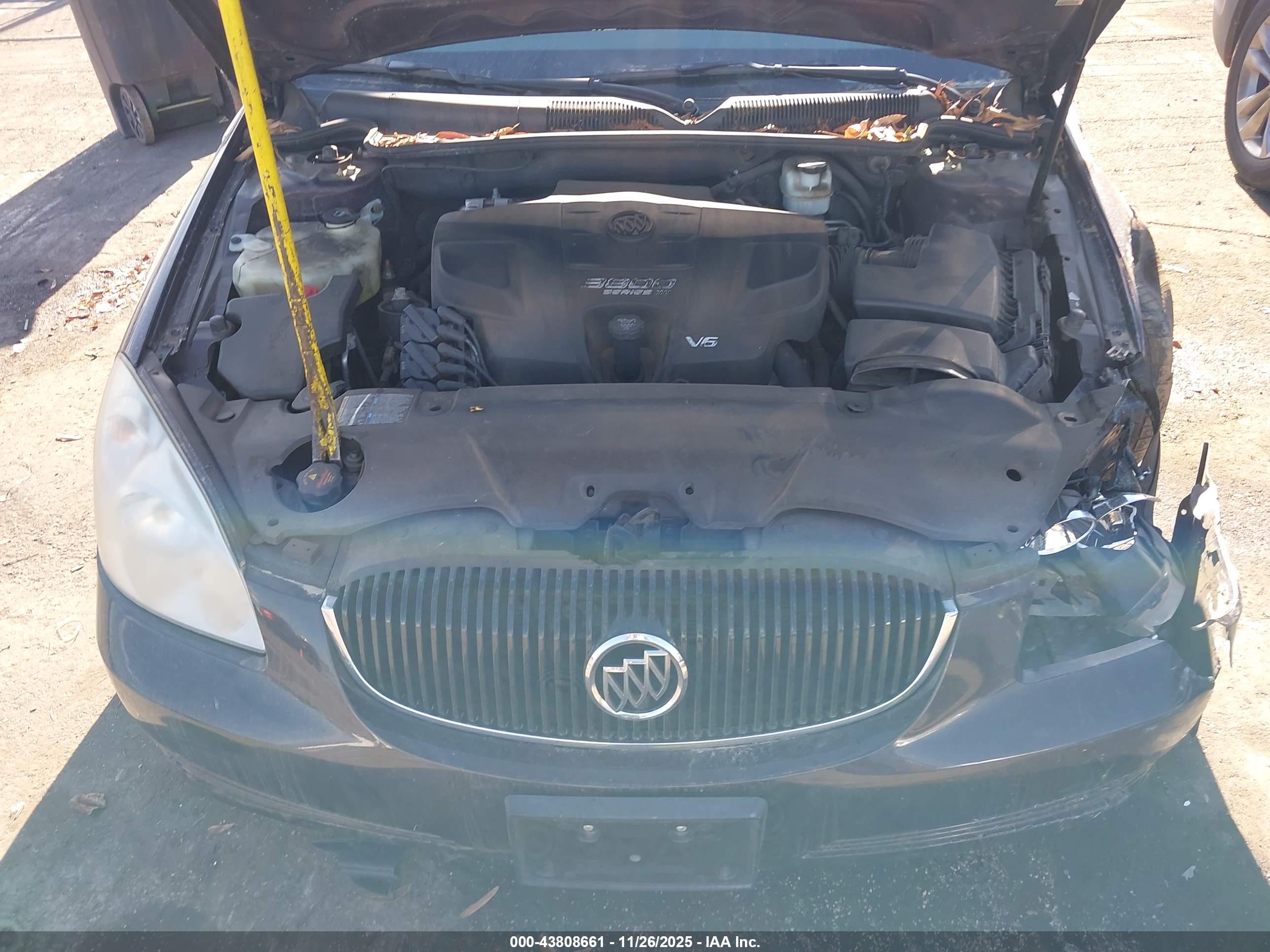 BUICK LUCERNE image 10