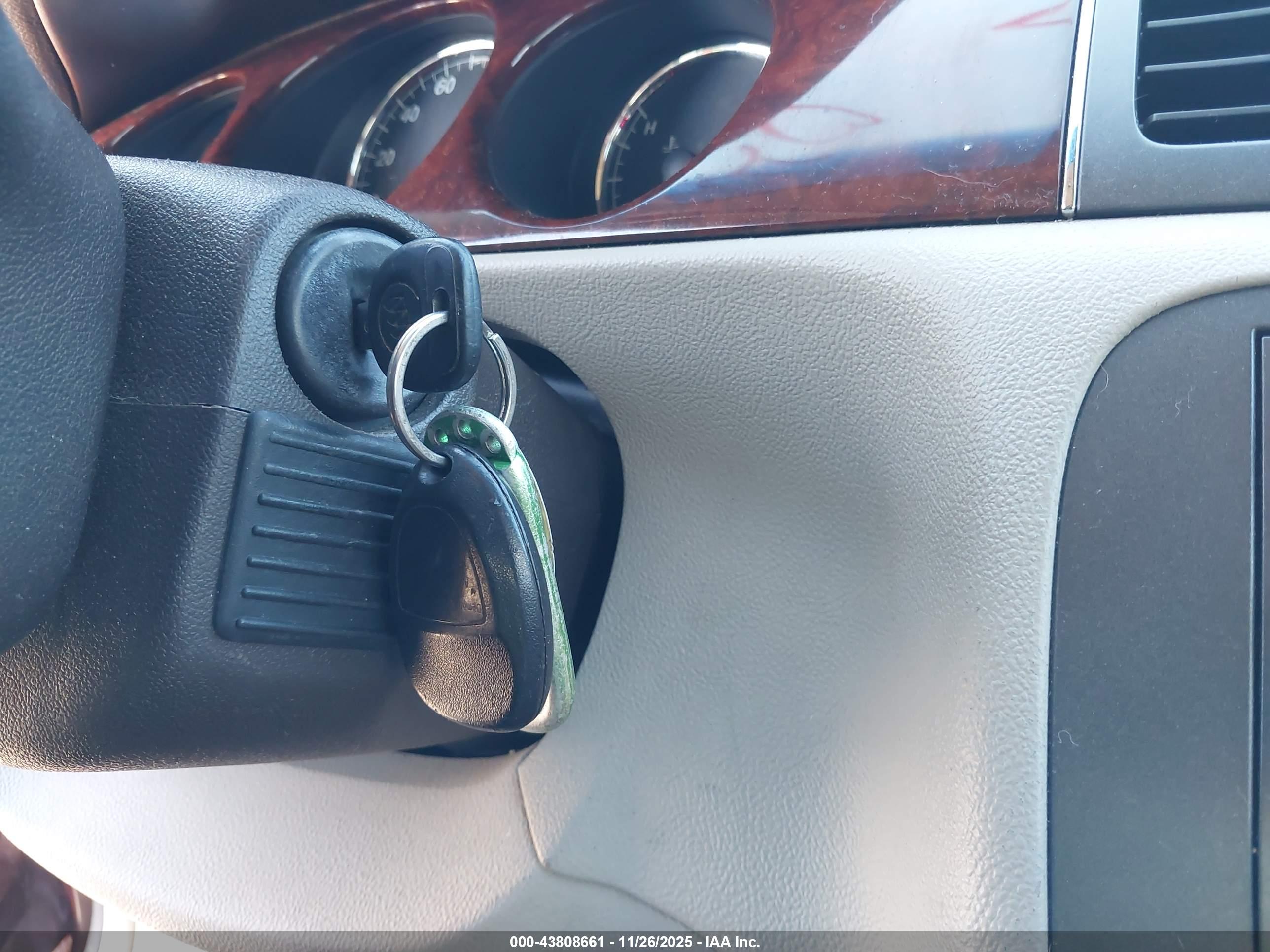 BUICK LUCERNE image 11