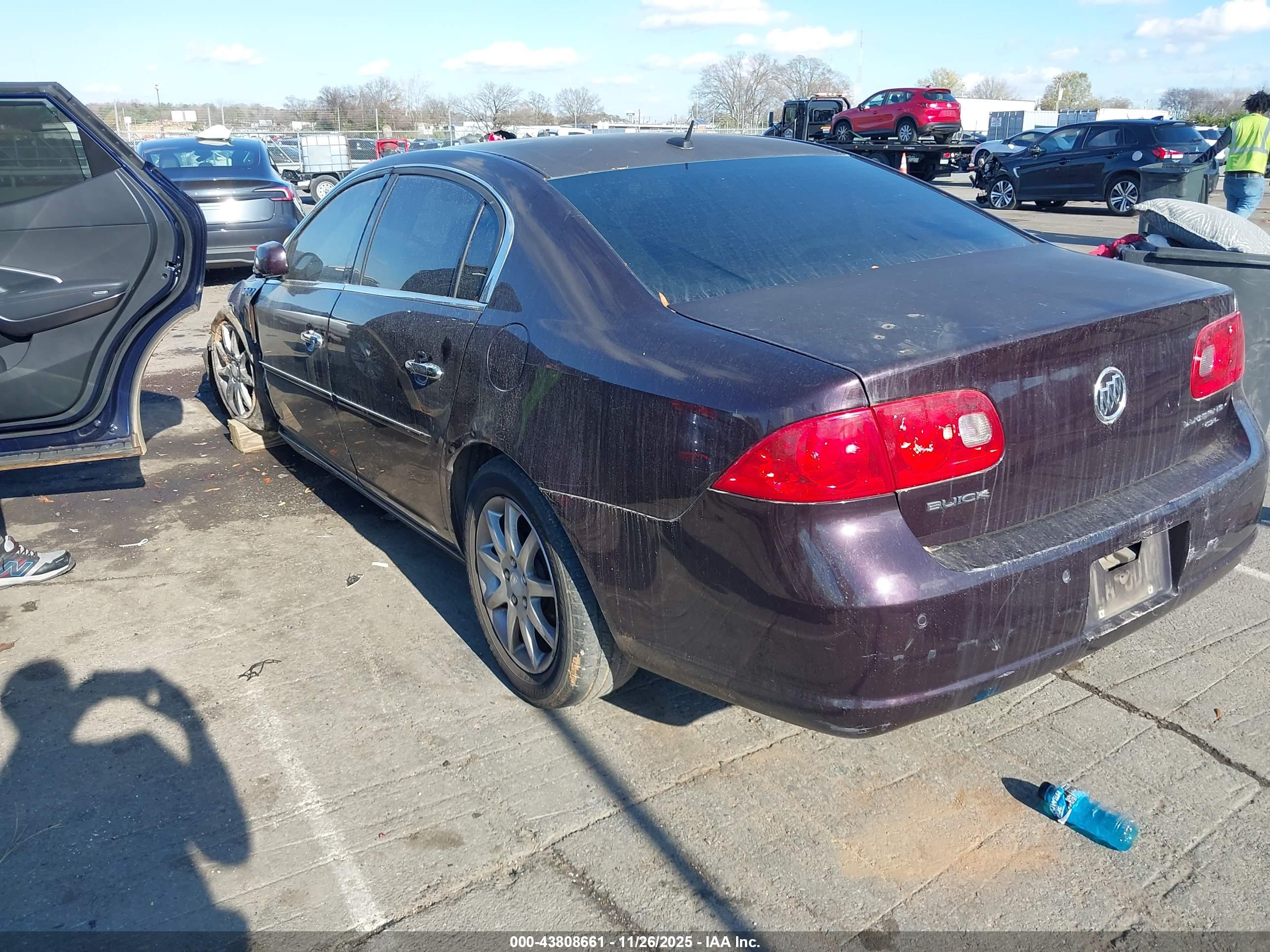 BUICK LUCERNE image 3
