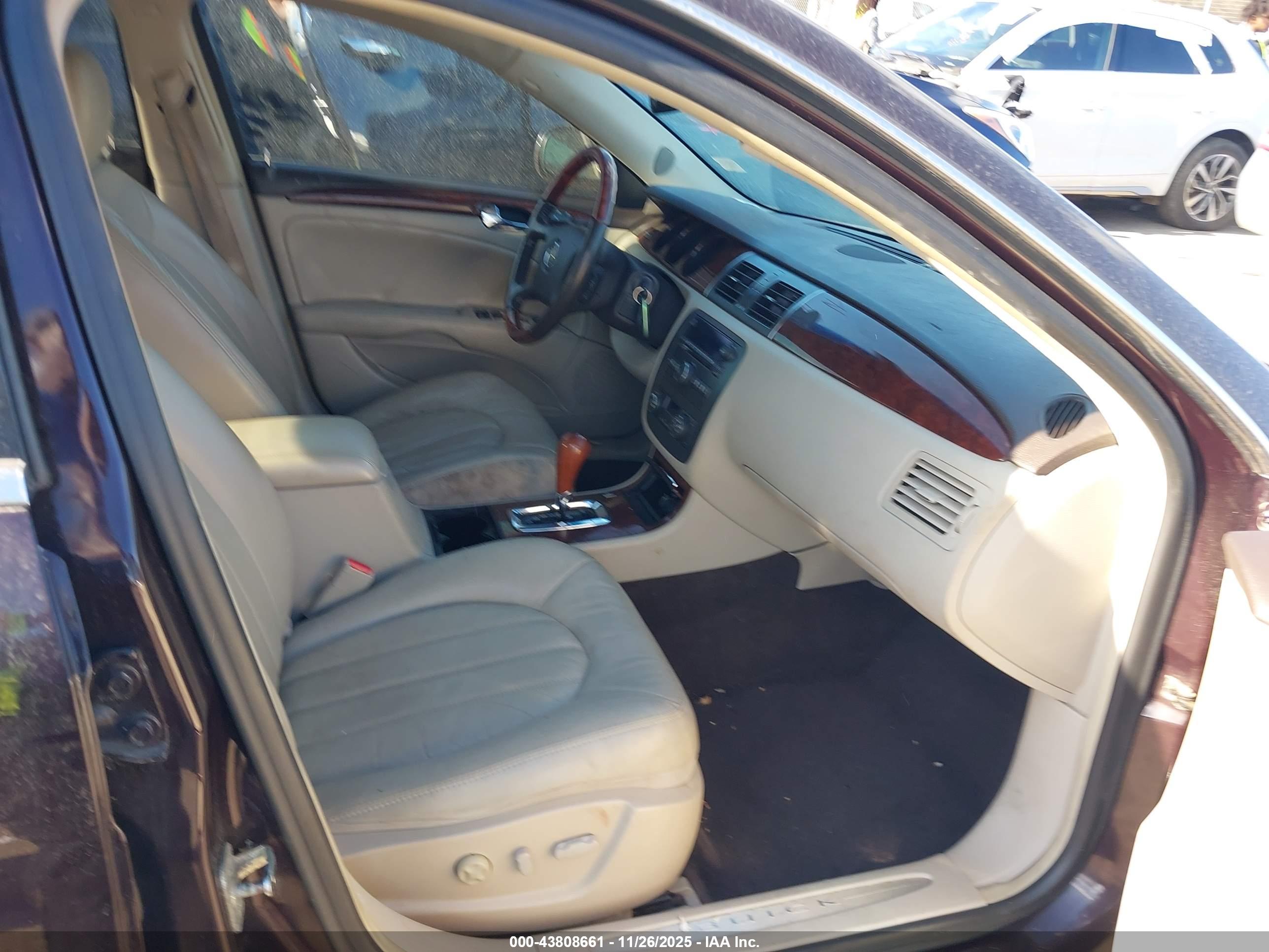 BUICK LUCERNE image 5