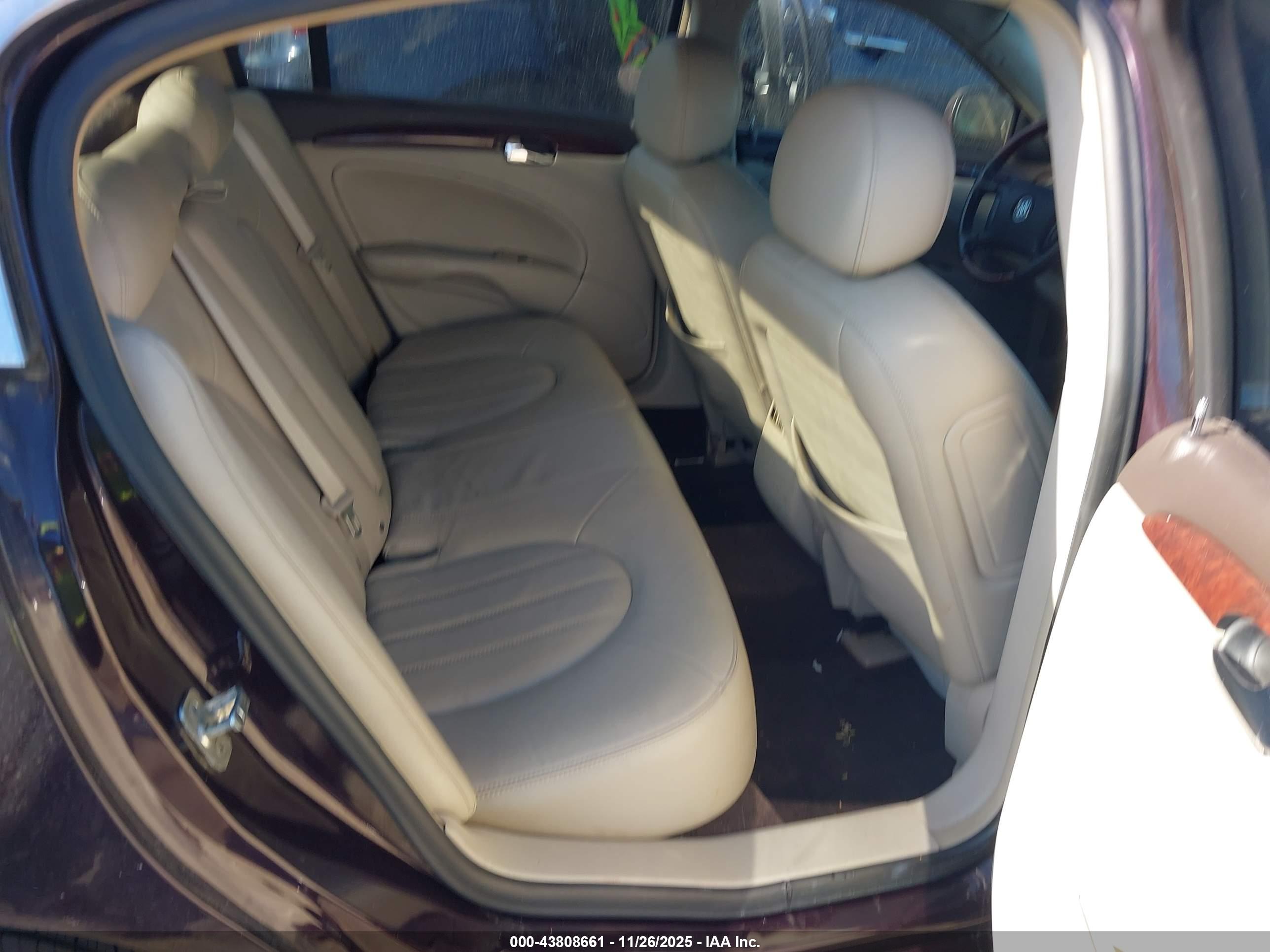 BUICK LUCERNE image 8