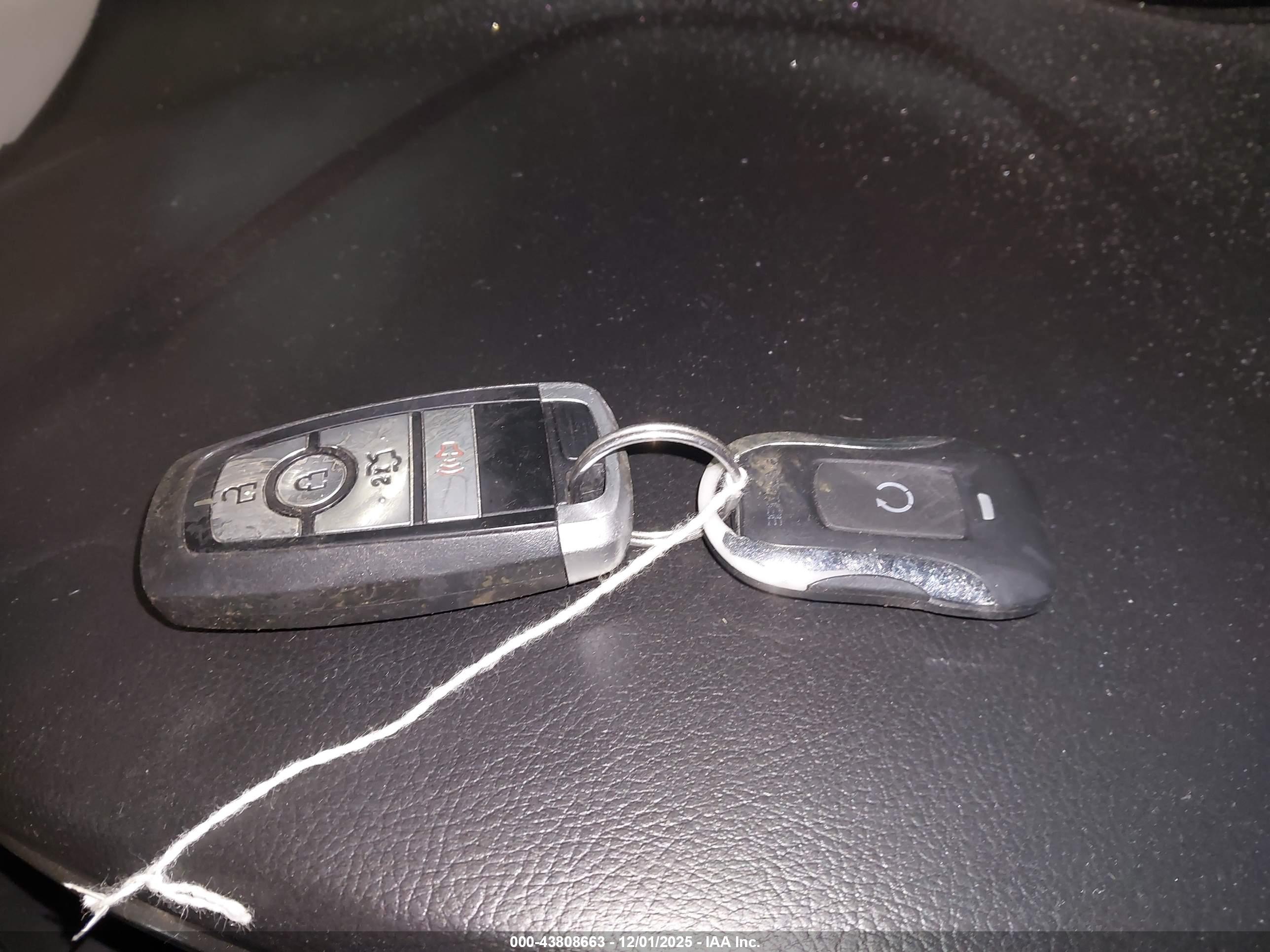 FORD FUSION image 11