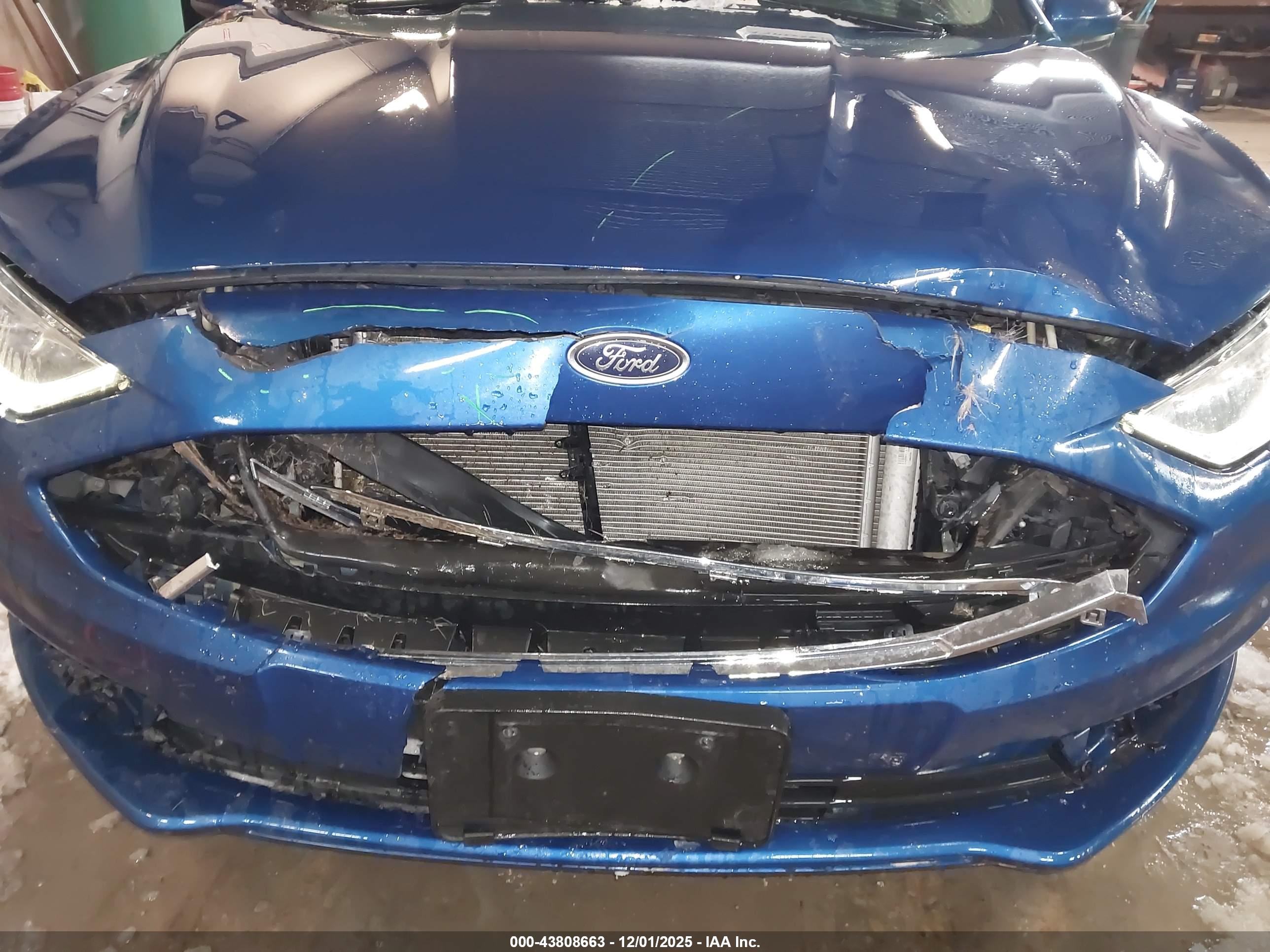 FORD FUSION image 6