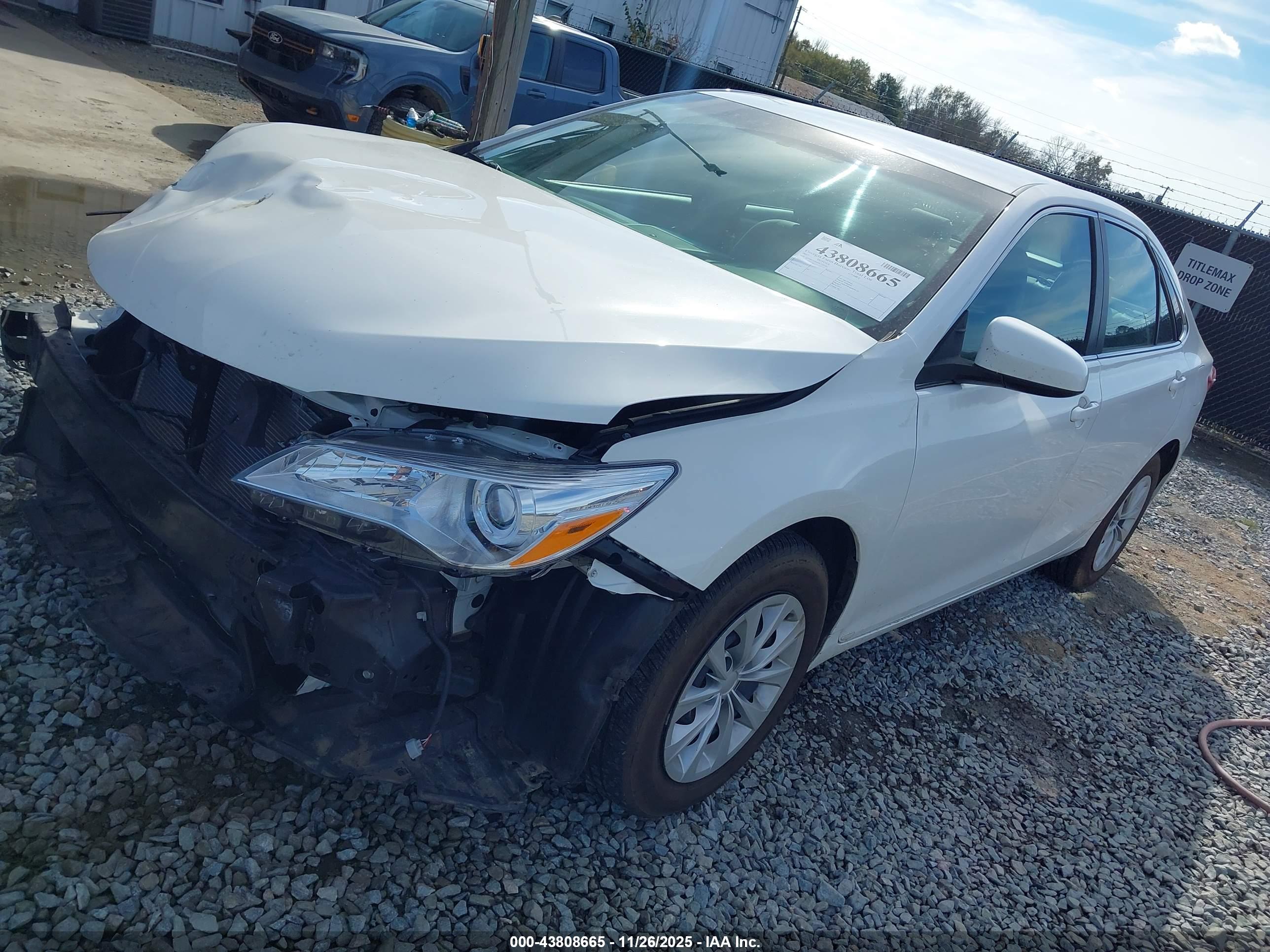 TOYOTA CAMRY image 2