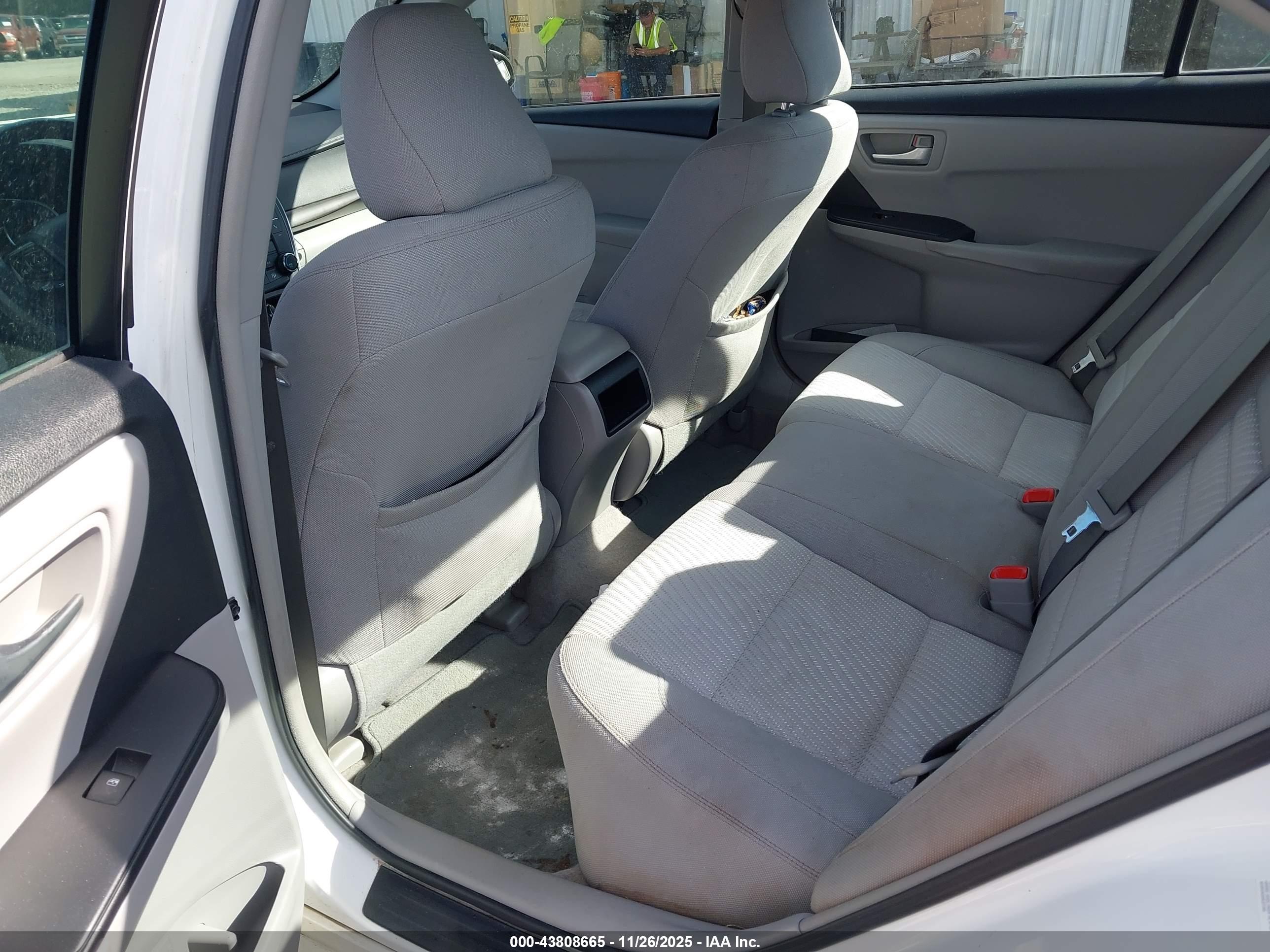 TOYOTA CAMRY image 8