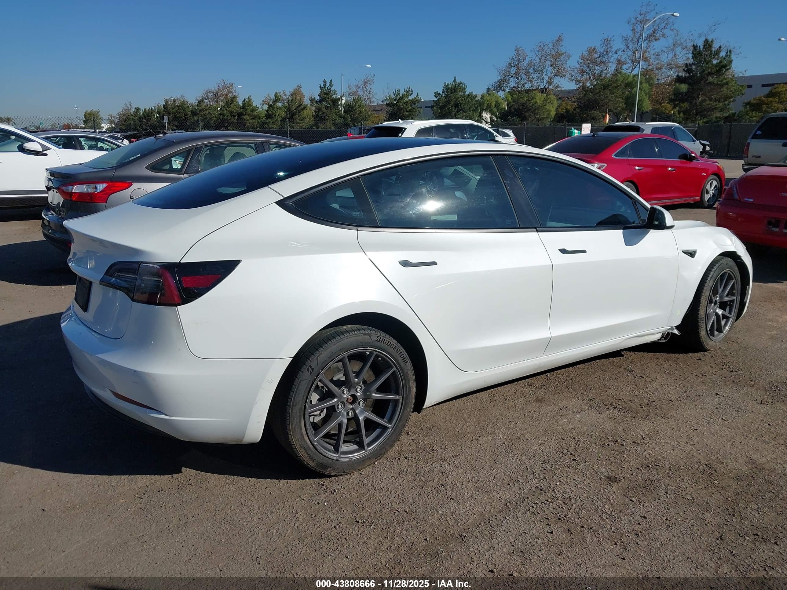 TESLA MODEL image 4