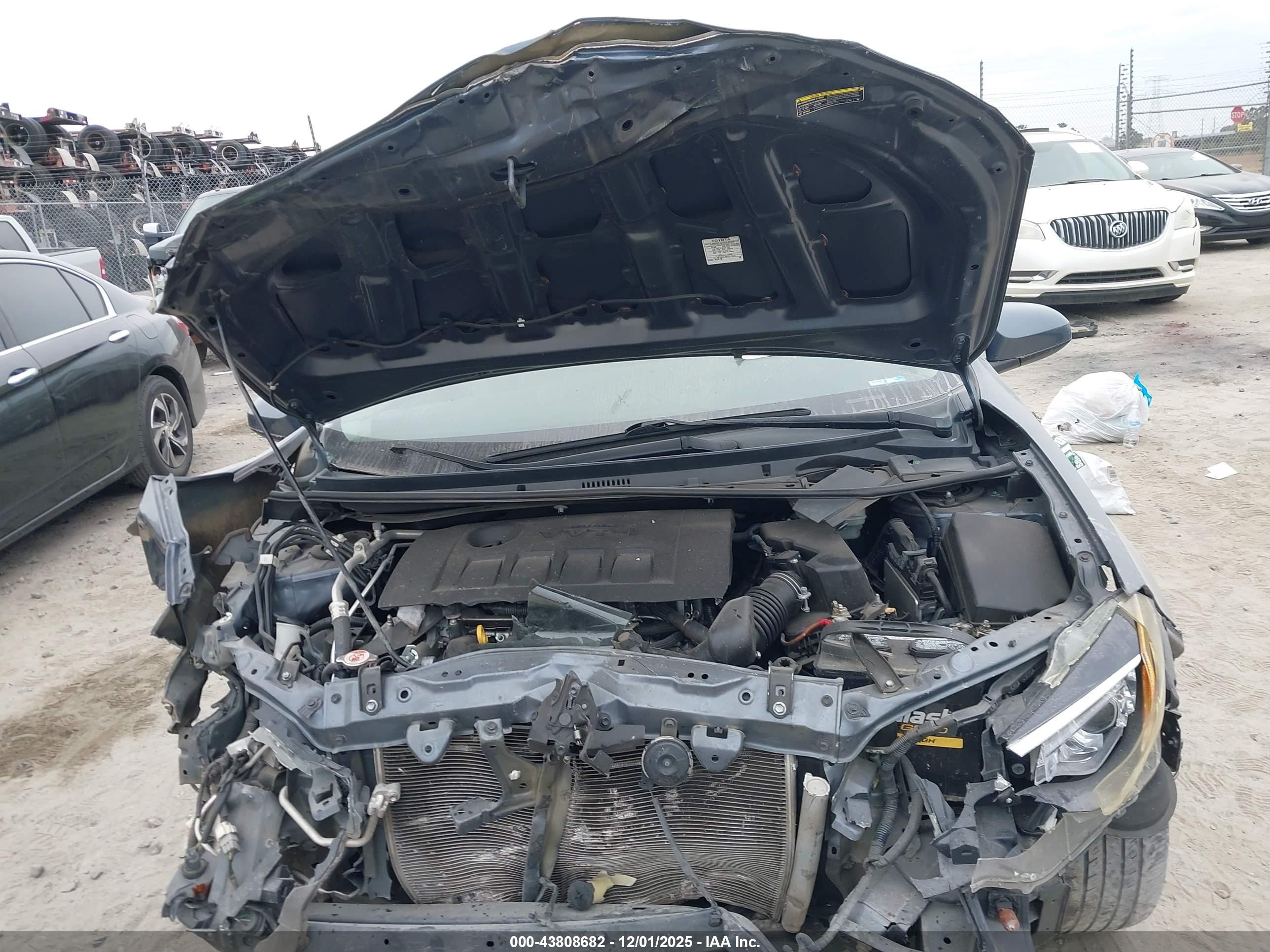 TOYOTA COROLLA image 10