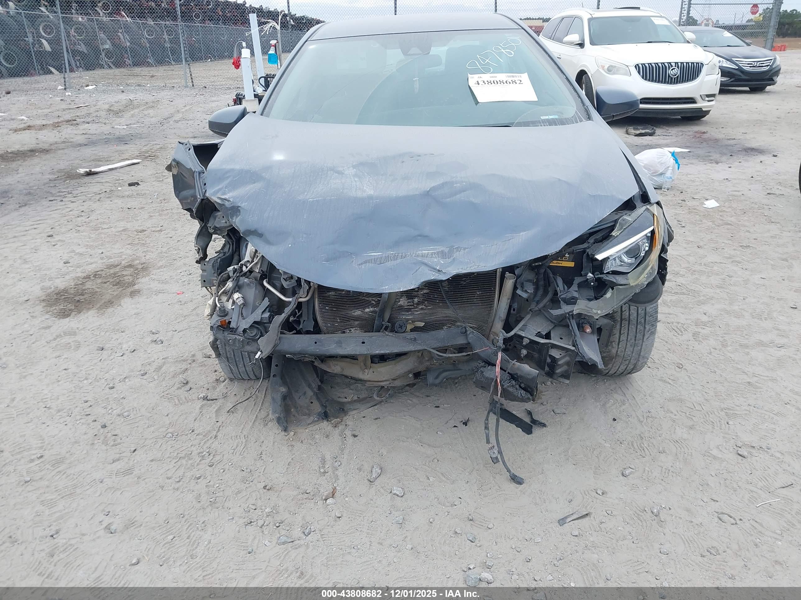 TOYOTA COROLLA image 6