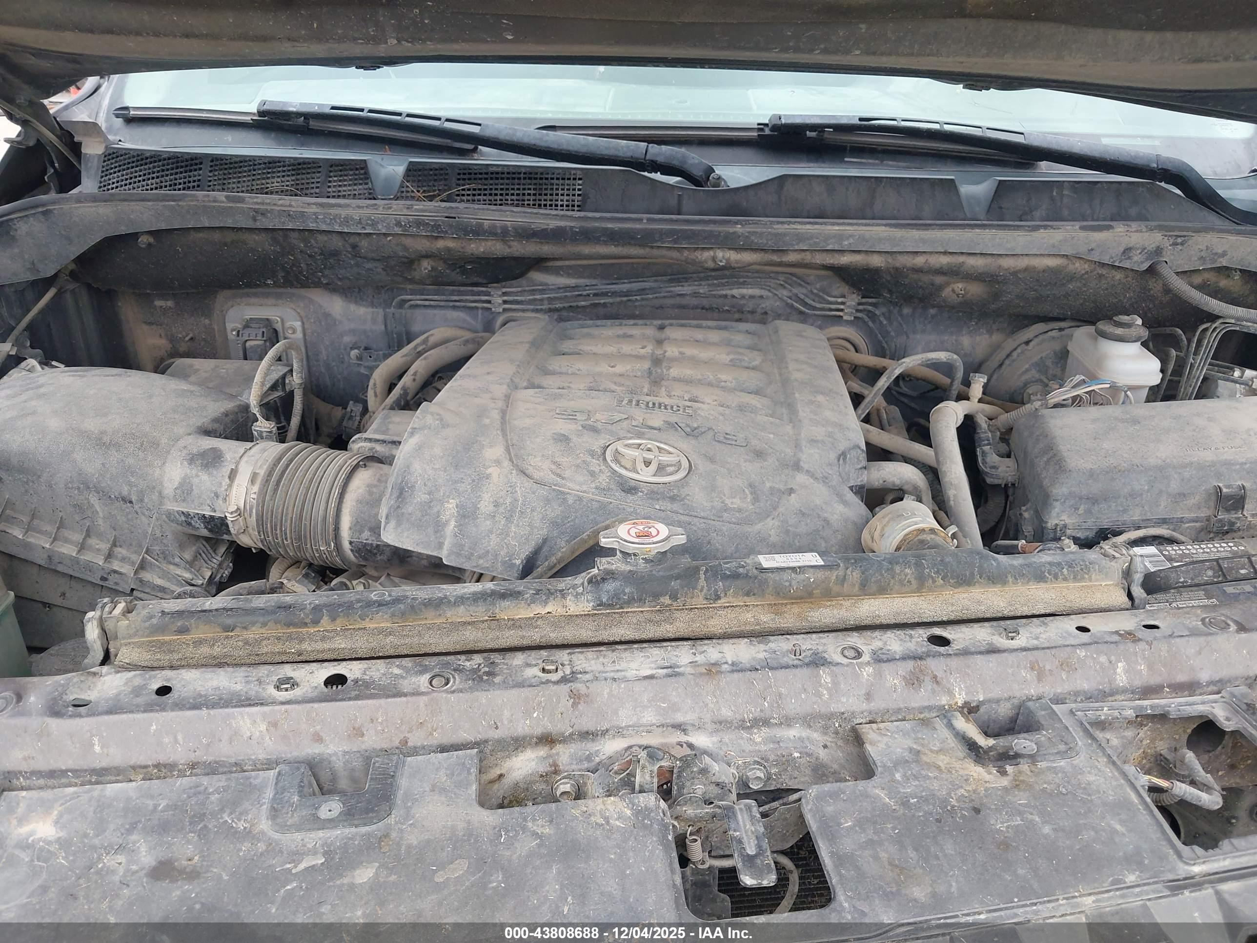 TOYOTA TUNDRA image 10