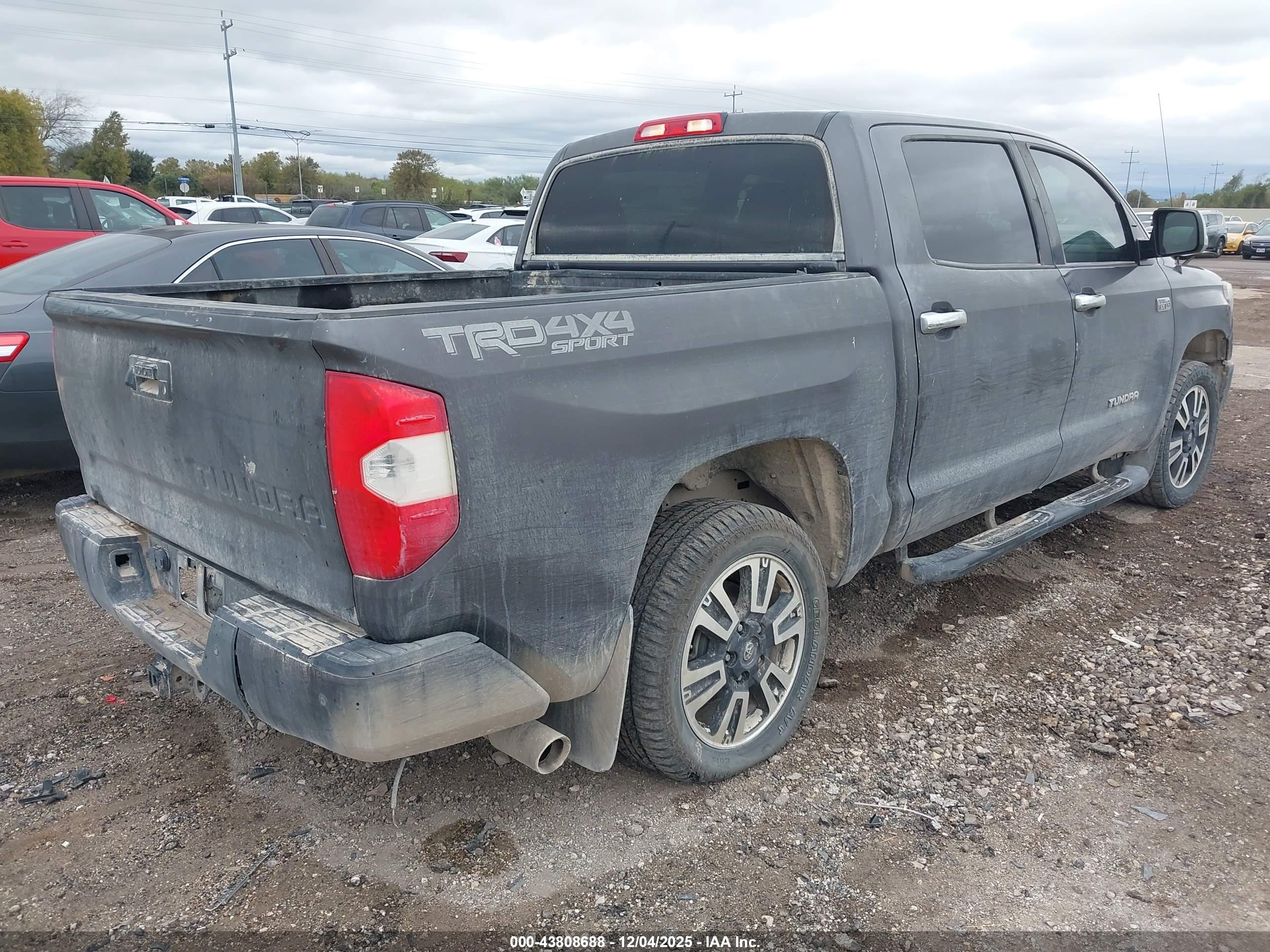 TOYOTA TUNDRA image 4