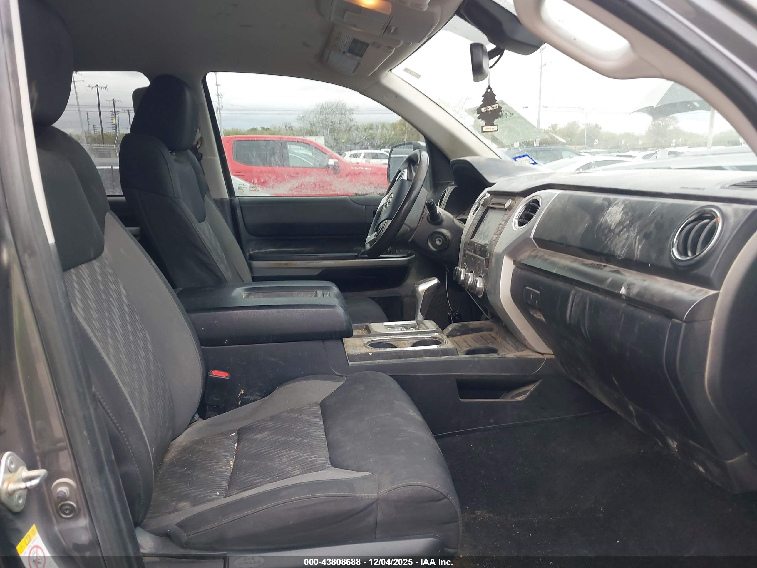 TOYOTA TUNDRA image 5