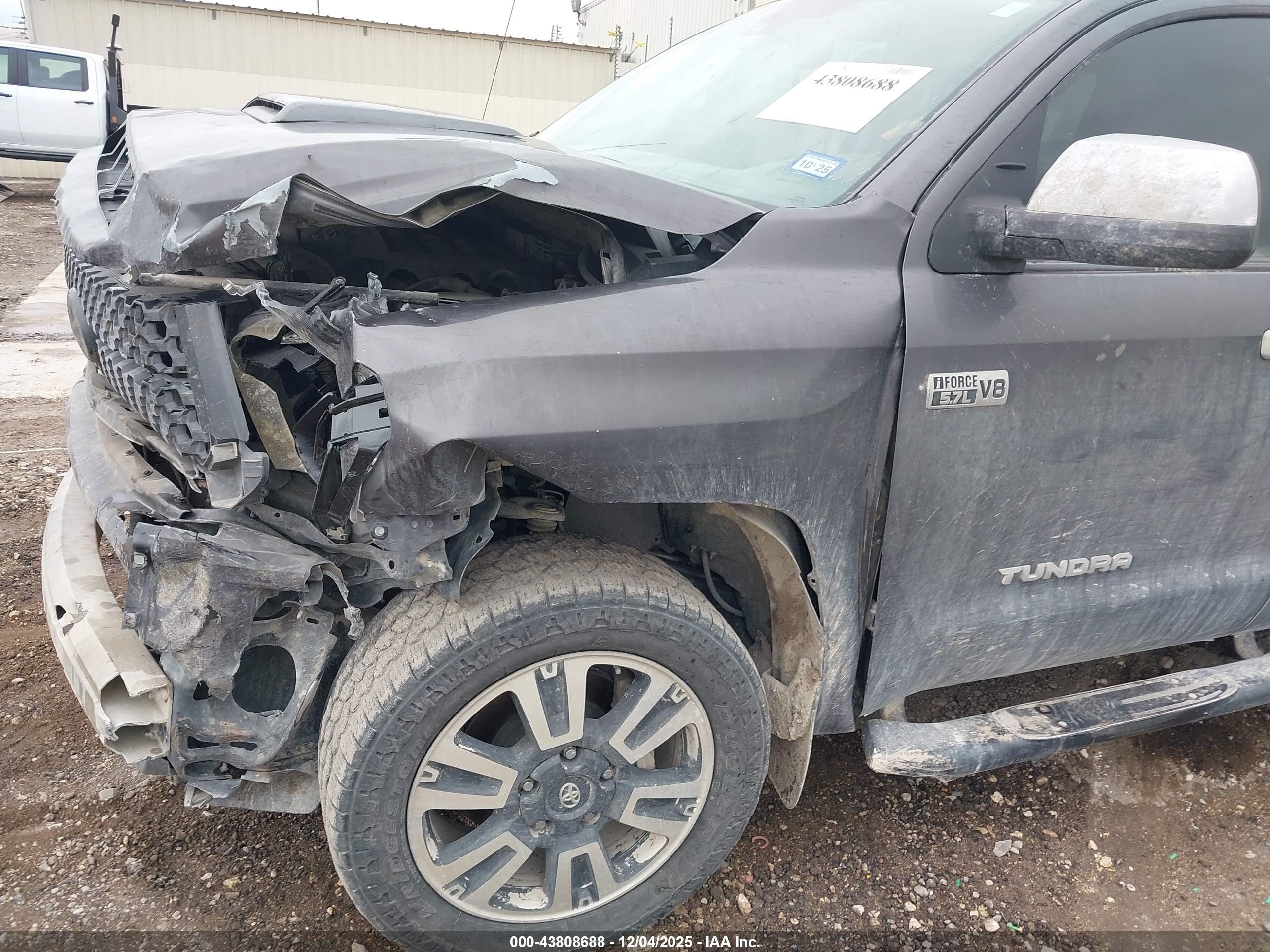 TOYOTA TUNDRA image 6