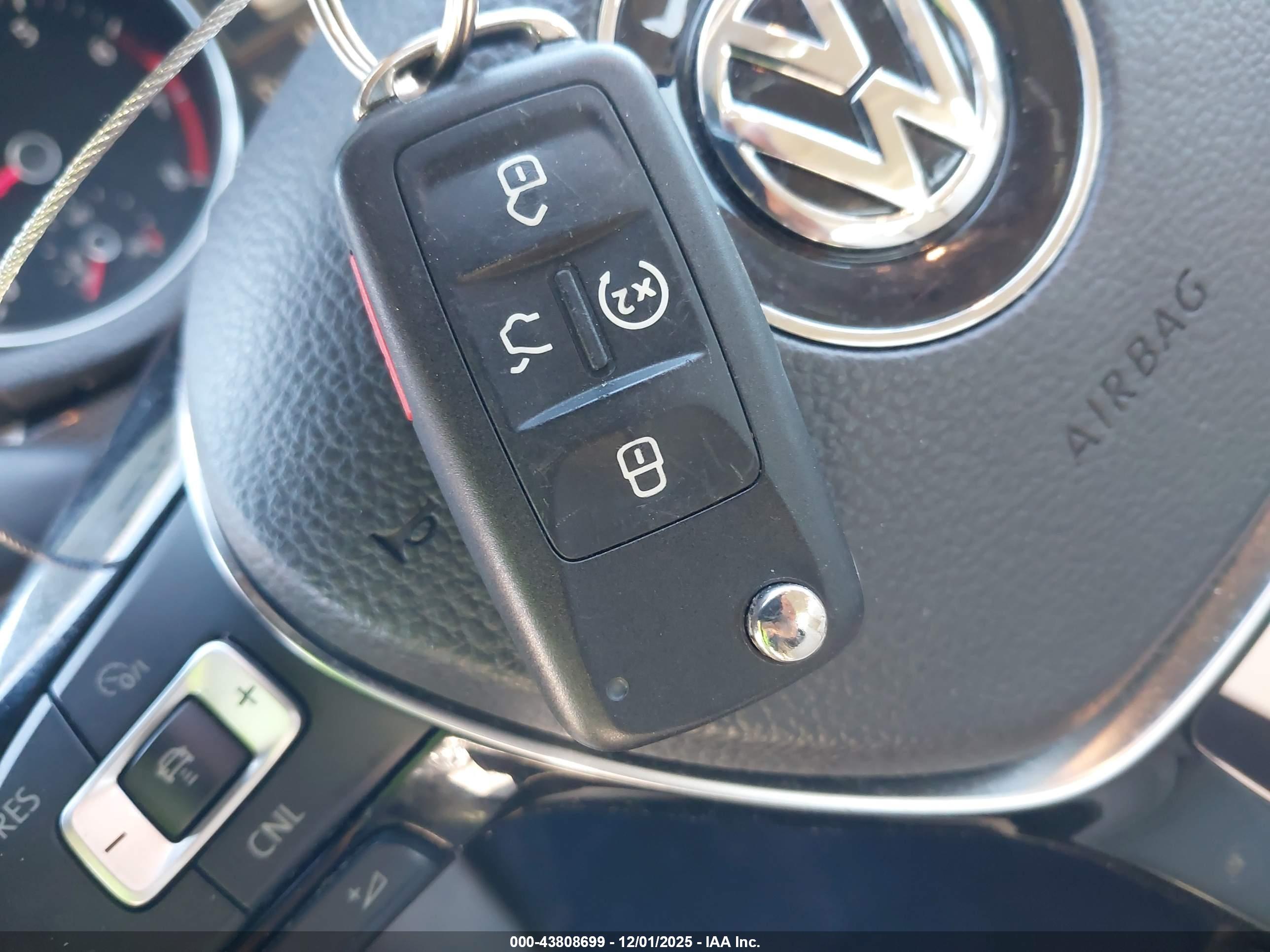 VOLKSWAGEN PASSAT image 11