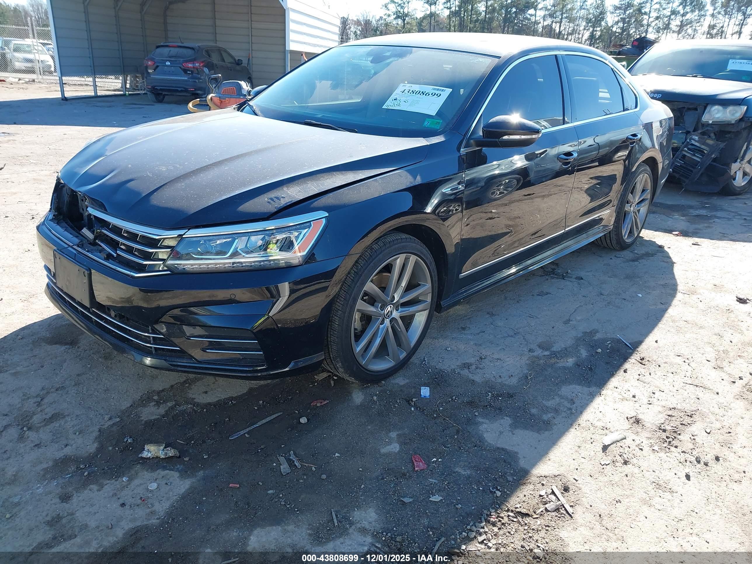 VOLKSWAGEN PASSAT image 2