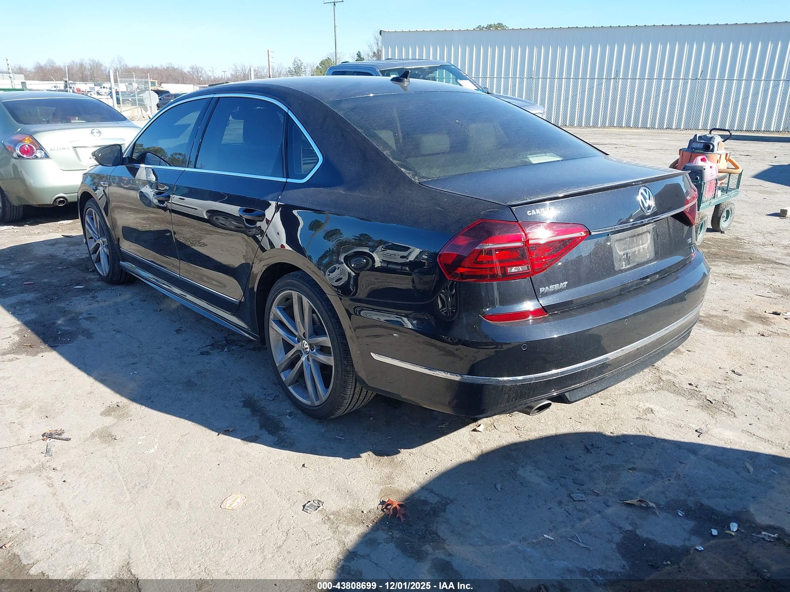 VOLKSWAGEN PASSAT image 3