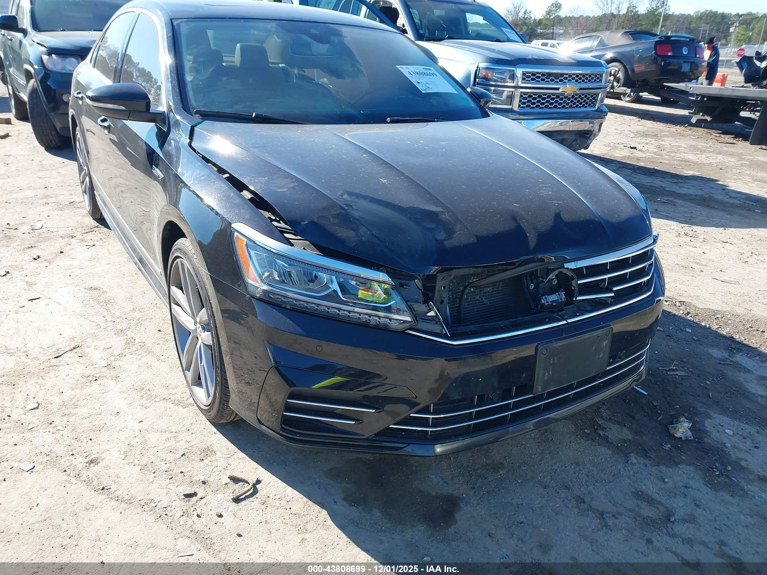 VOLKSWAGEN PASSAT image 6