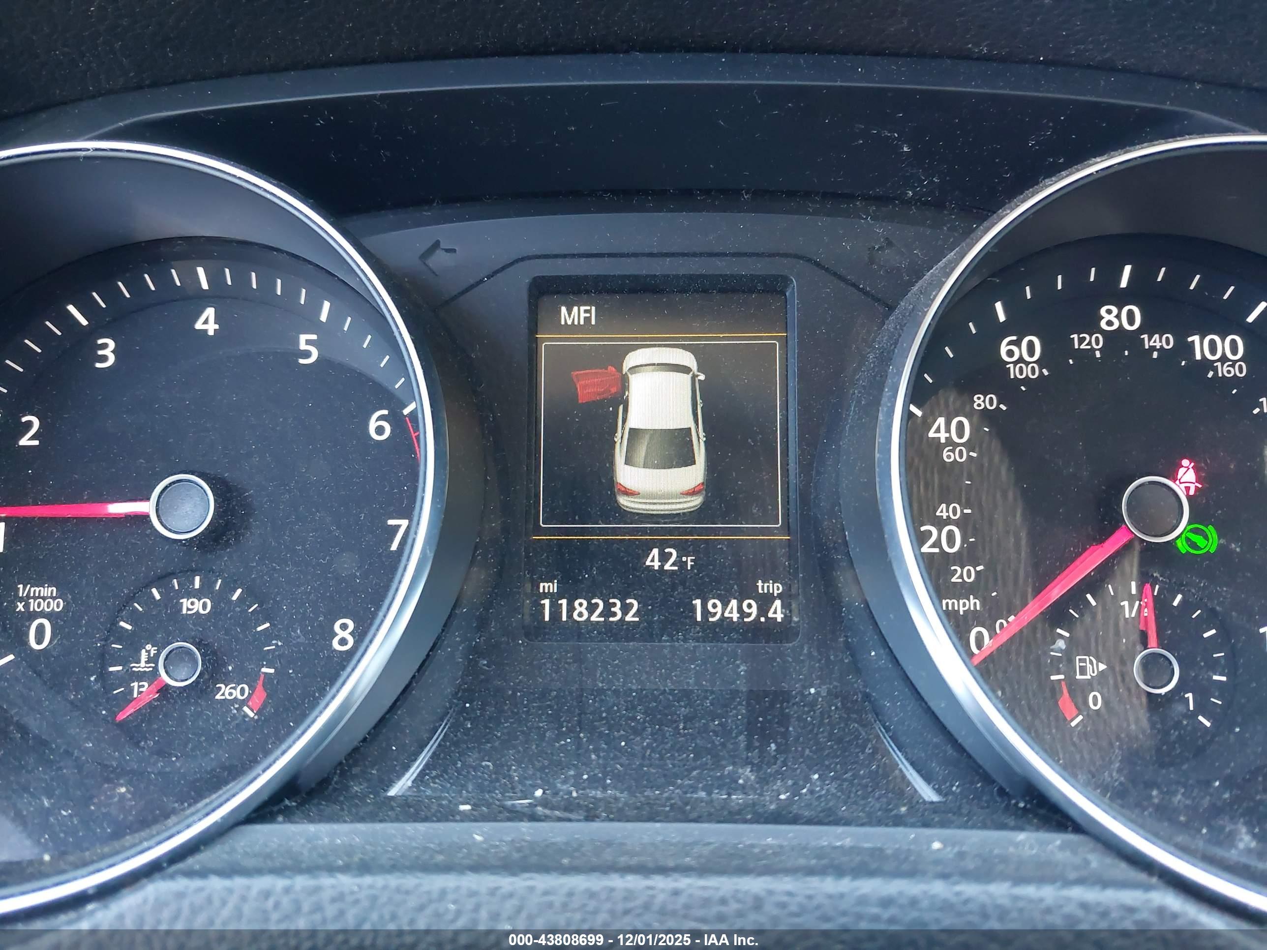 VOLKSWAGEN PASSAT image 7