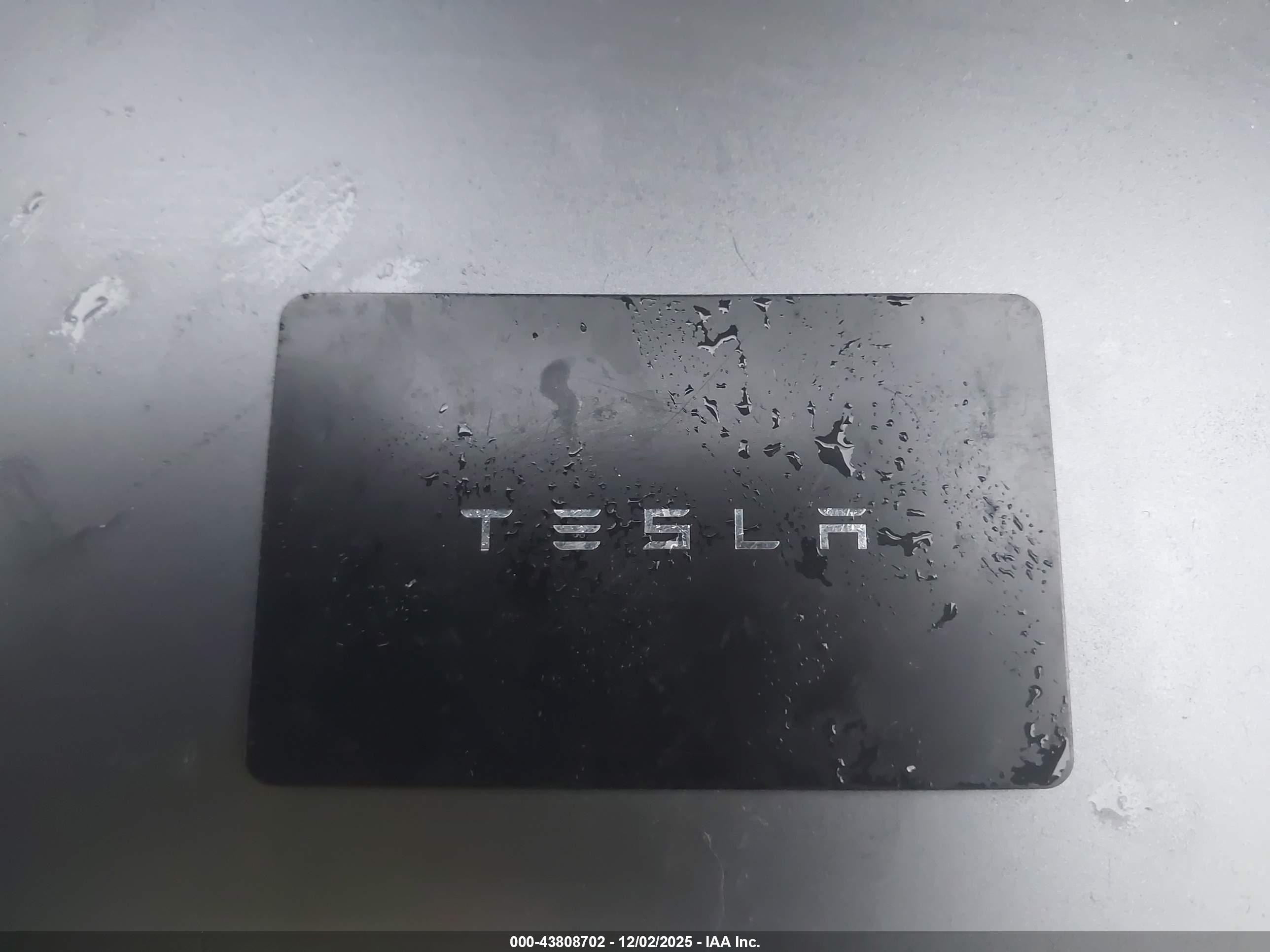 TESLA MODEL image 11
