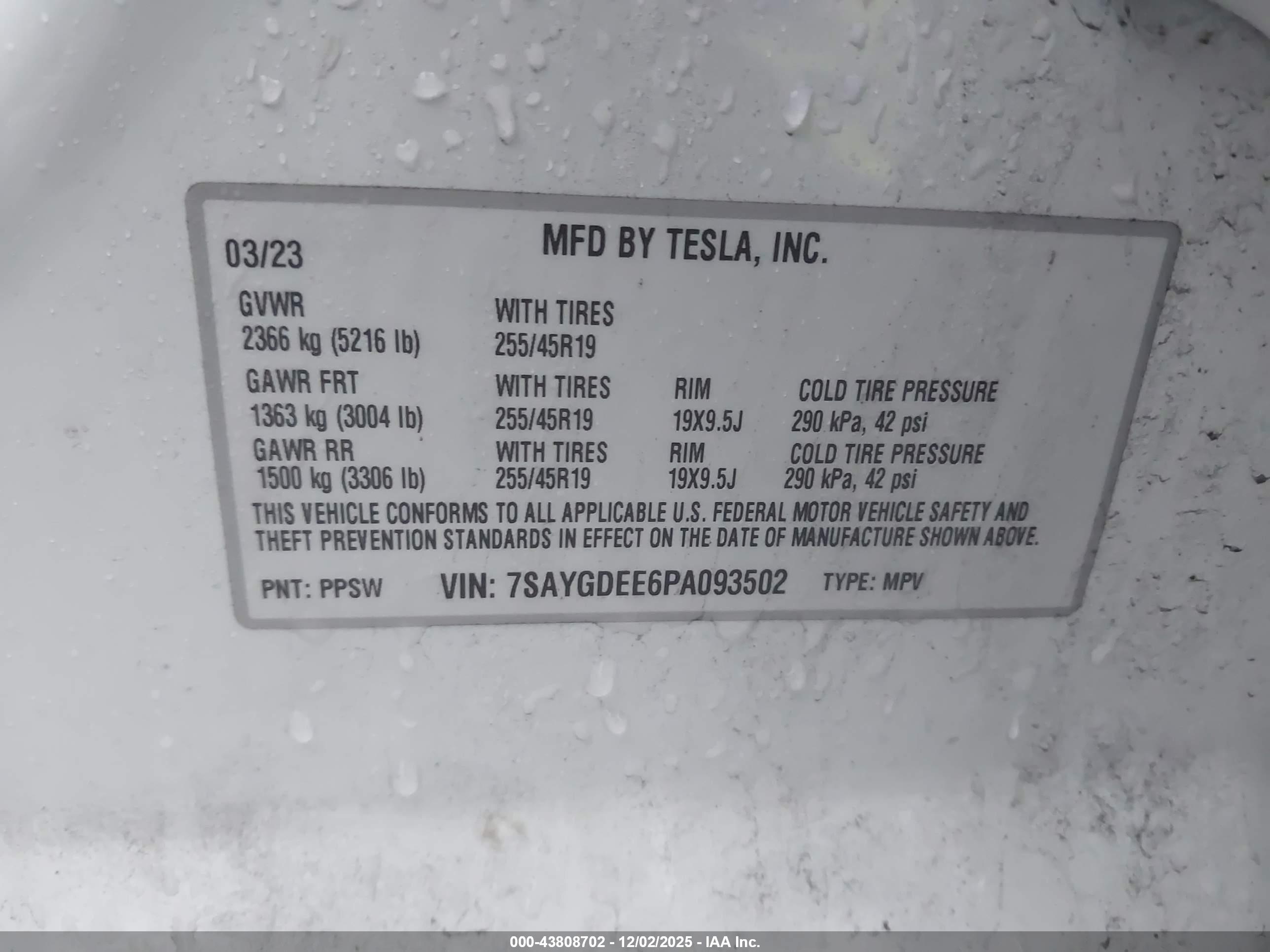 TESLA MODEL image 9