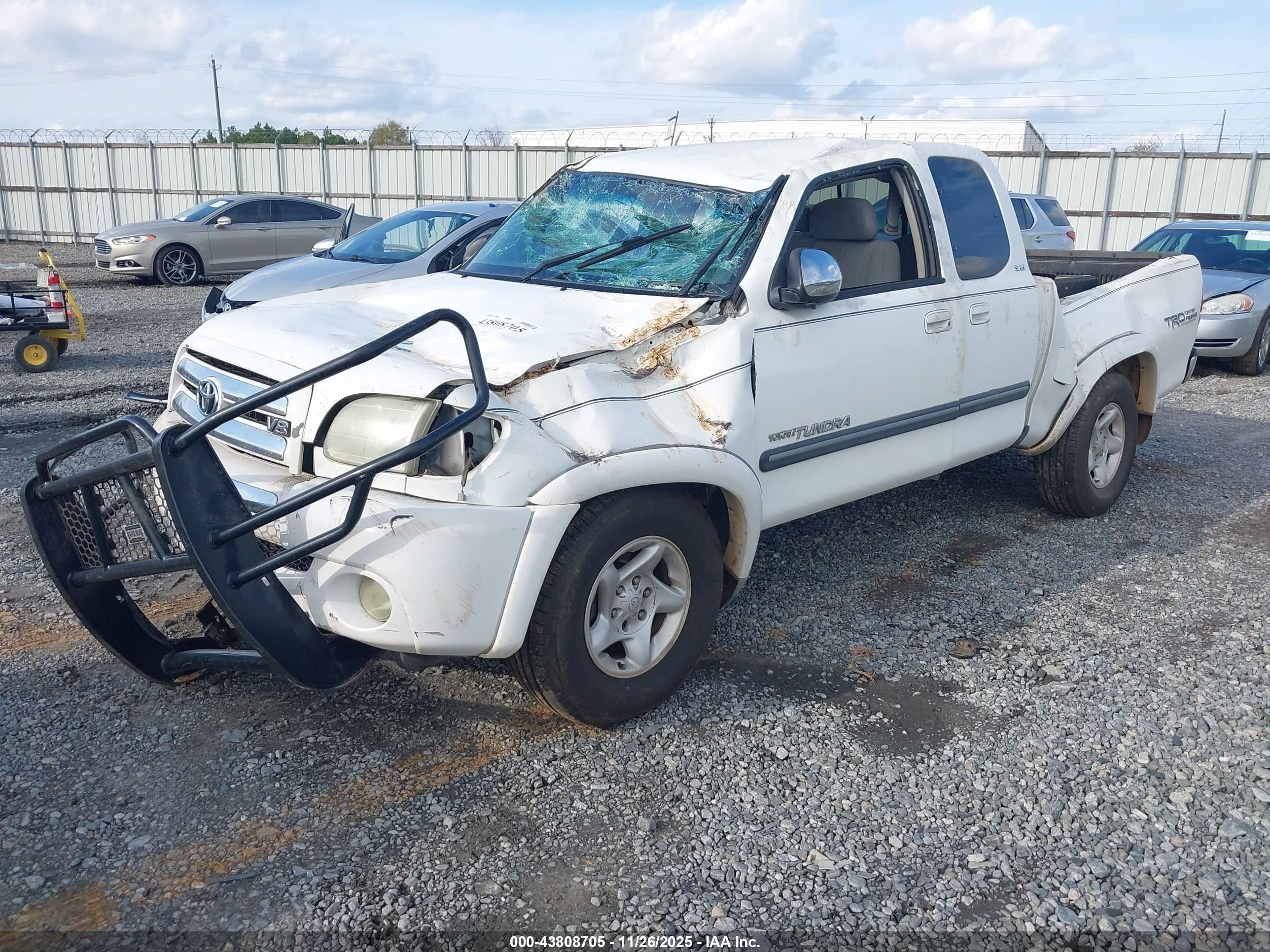 TOYOTA TUNDRA image 2