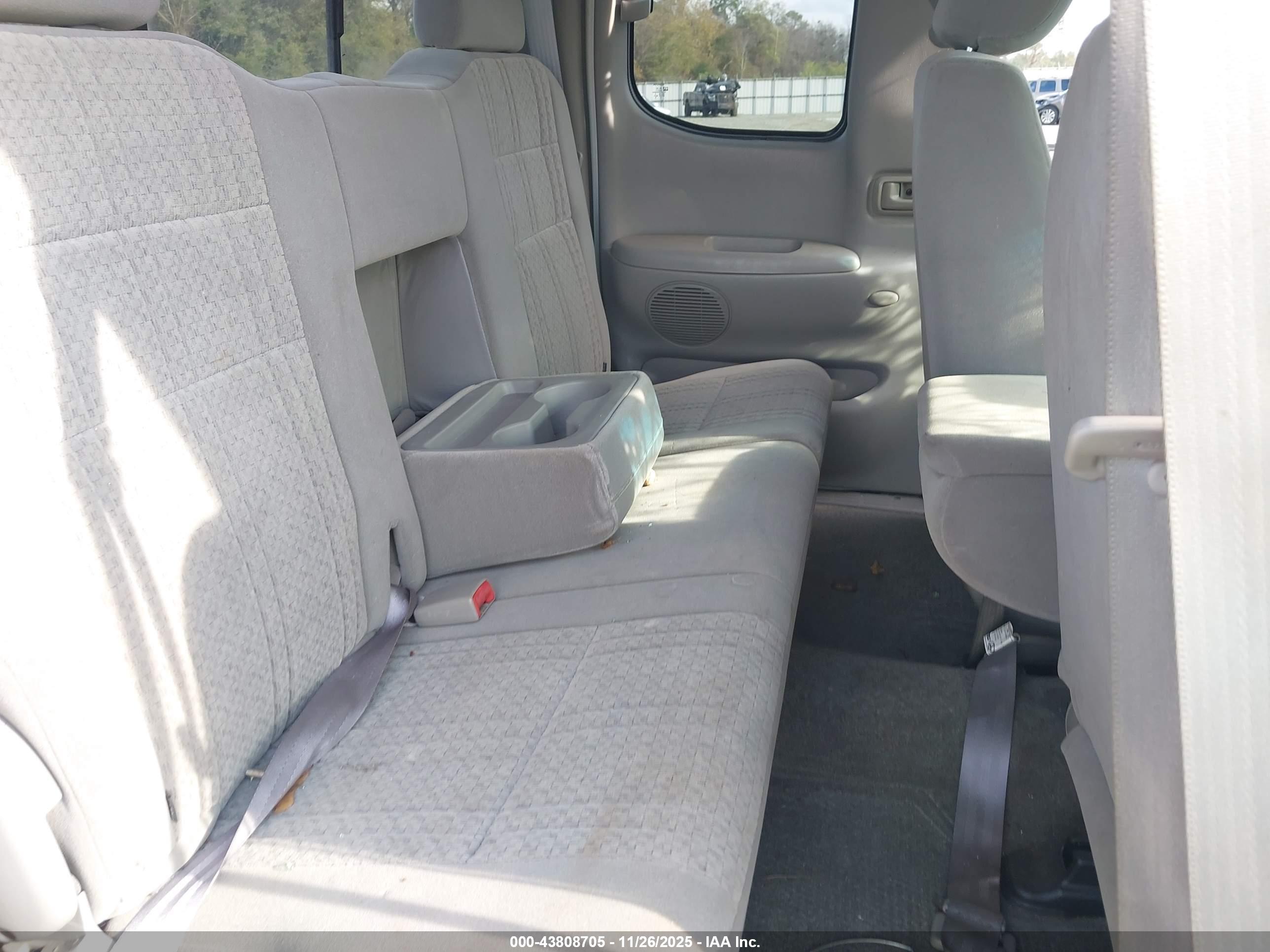 TOYOTA TUNDRA image 8