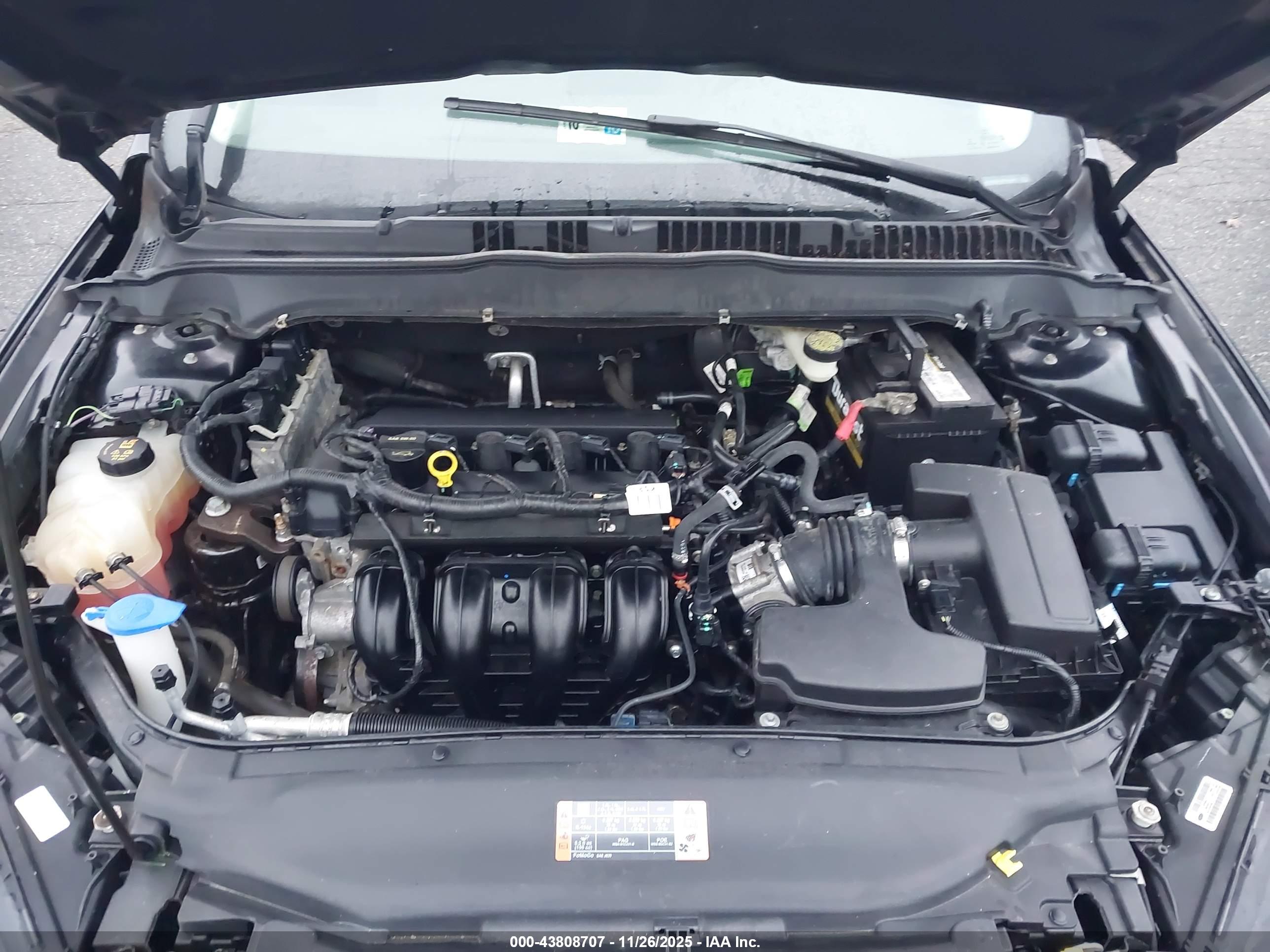 FORD FUSION image 10