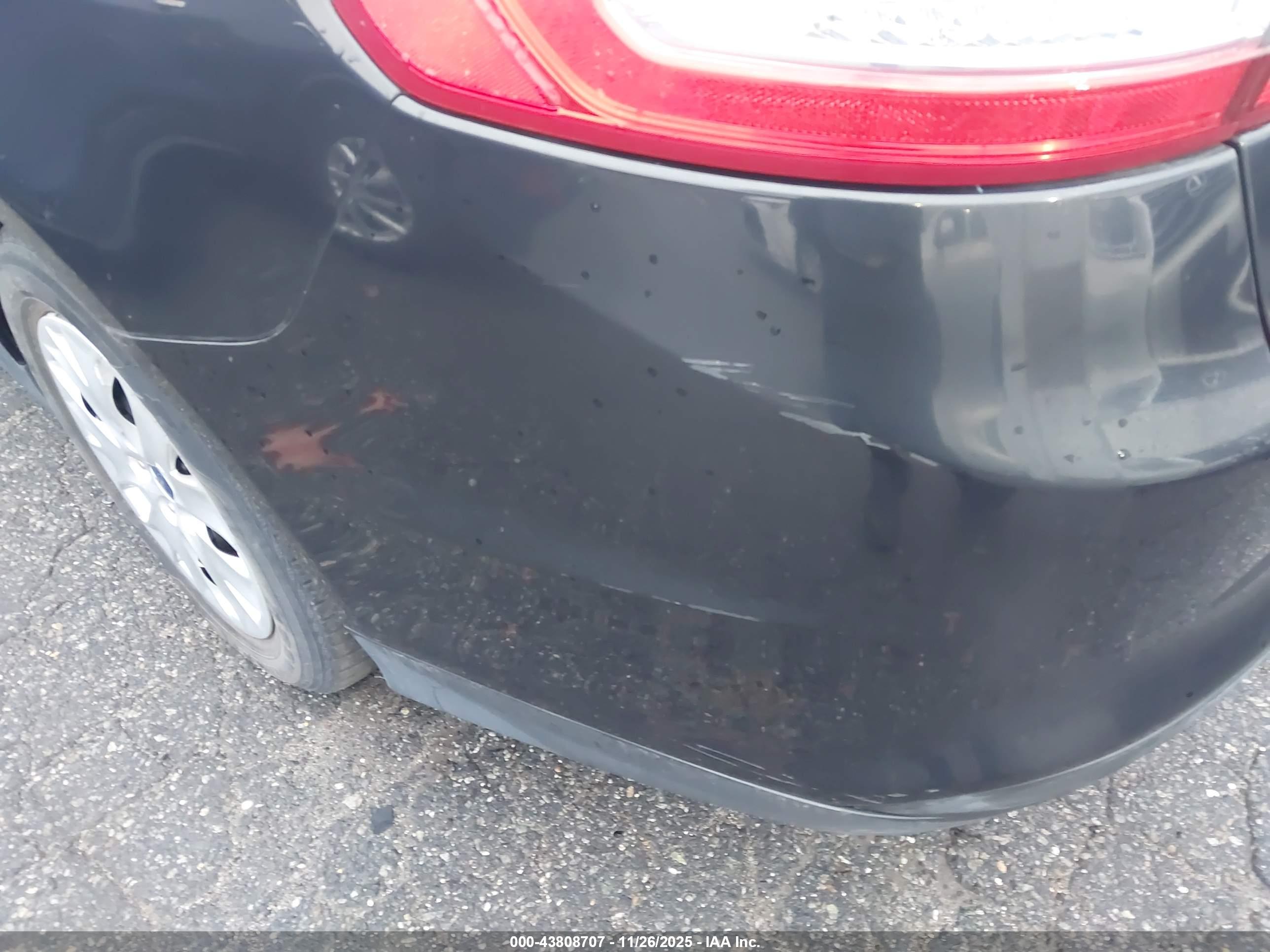 FORD FUSION image 6