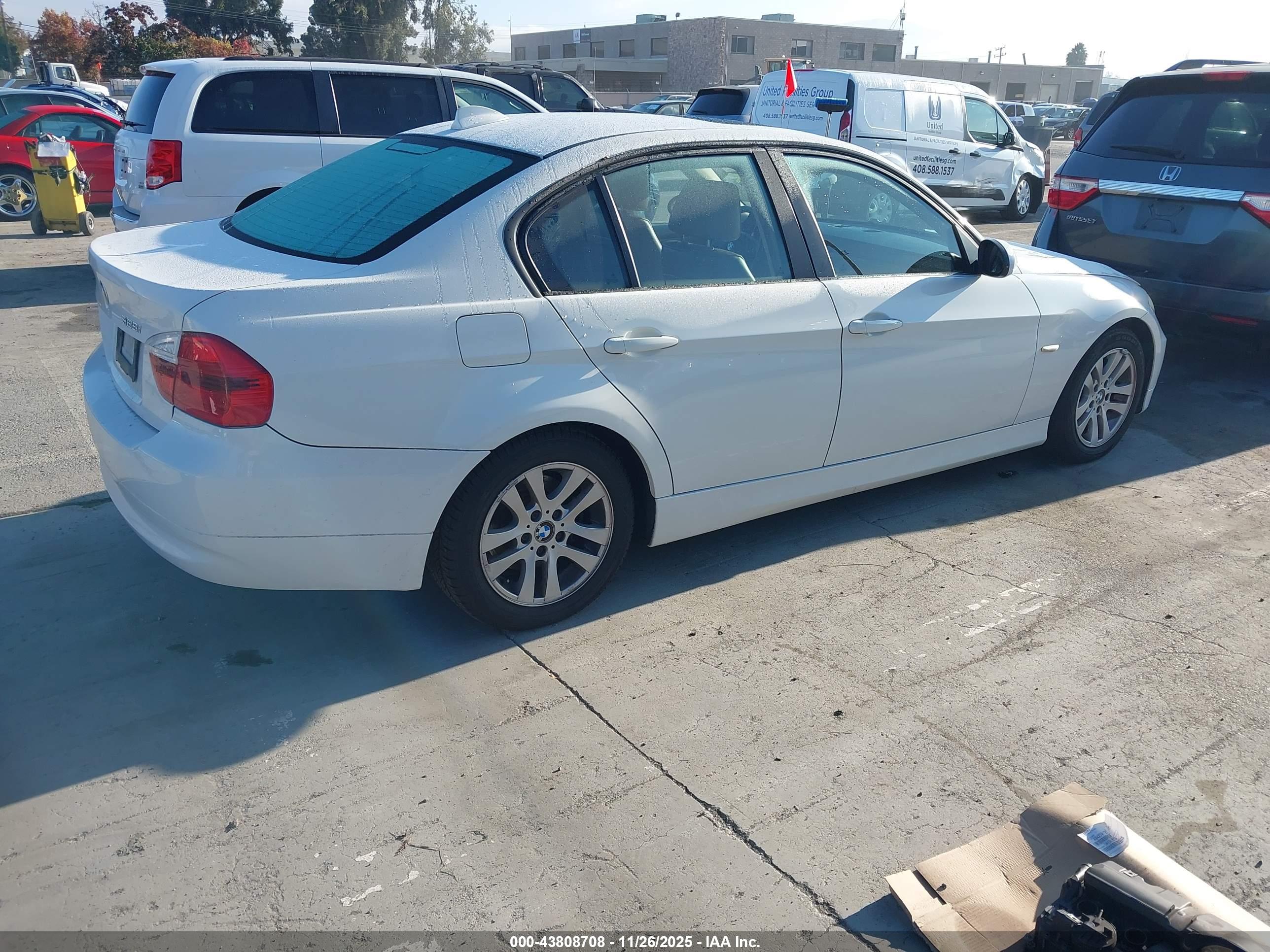 BMW 328I image 4