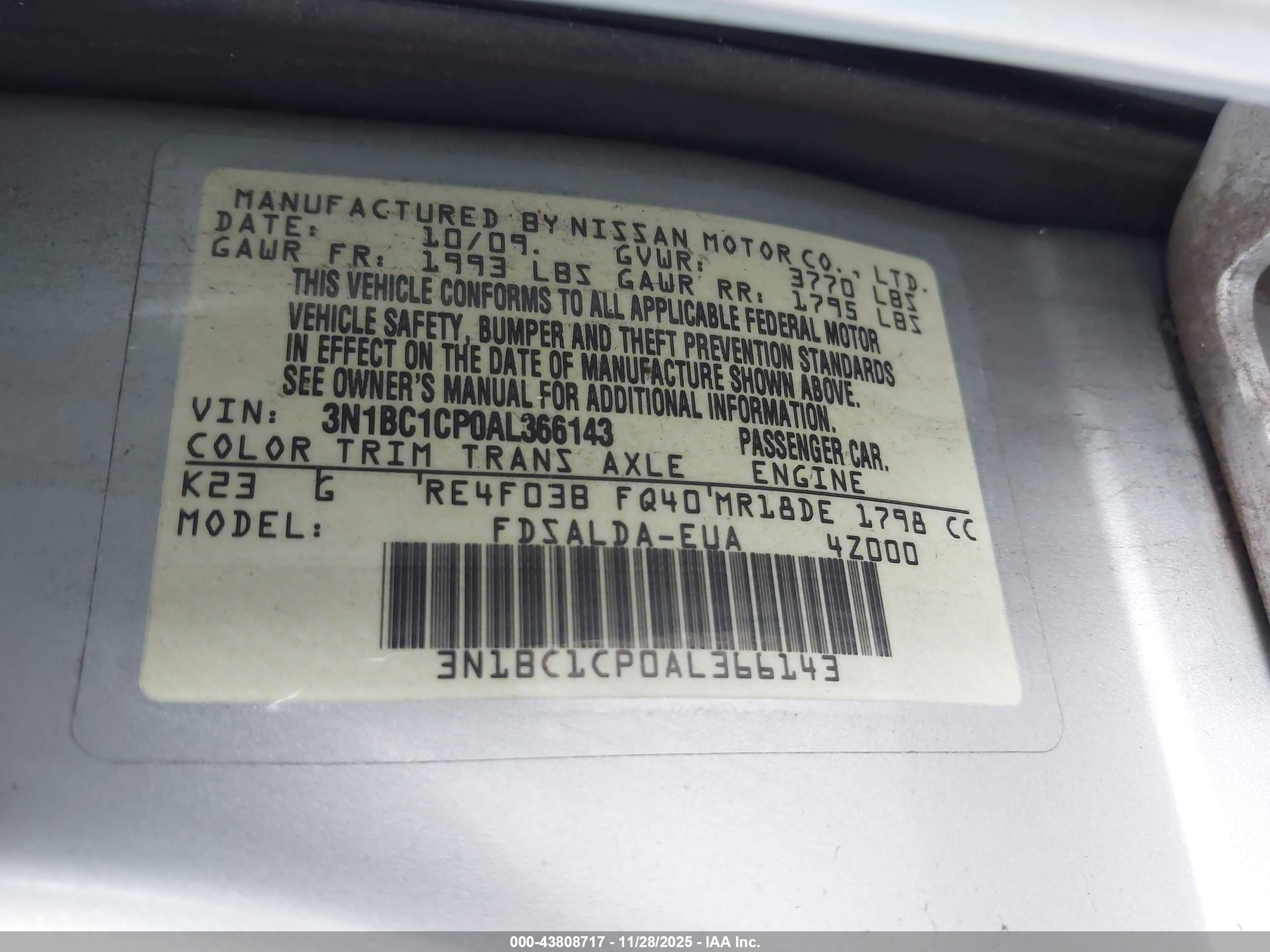 NISSAN VERSA image 9