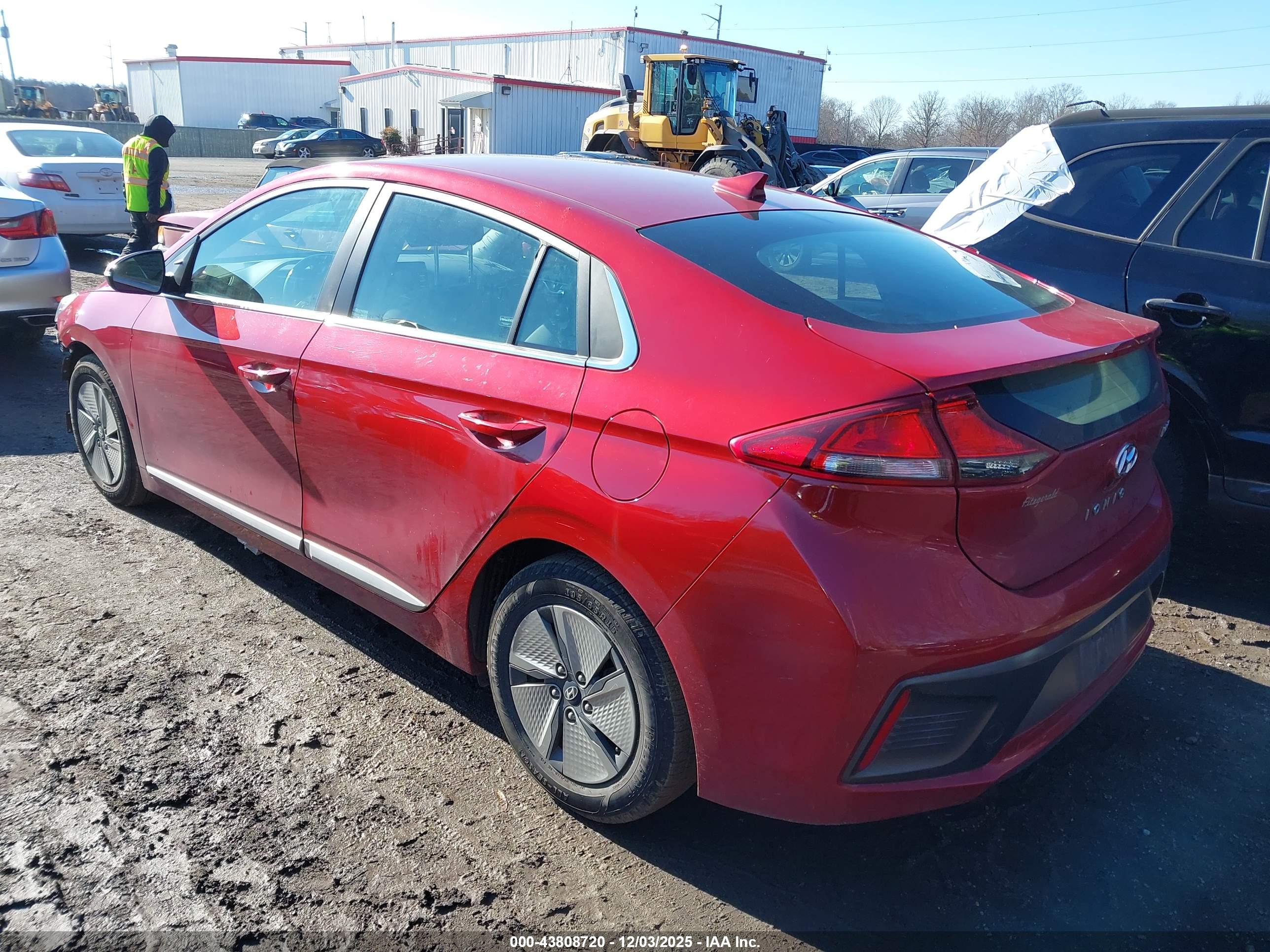 HYUNDAI IONIQ image 3