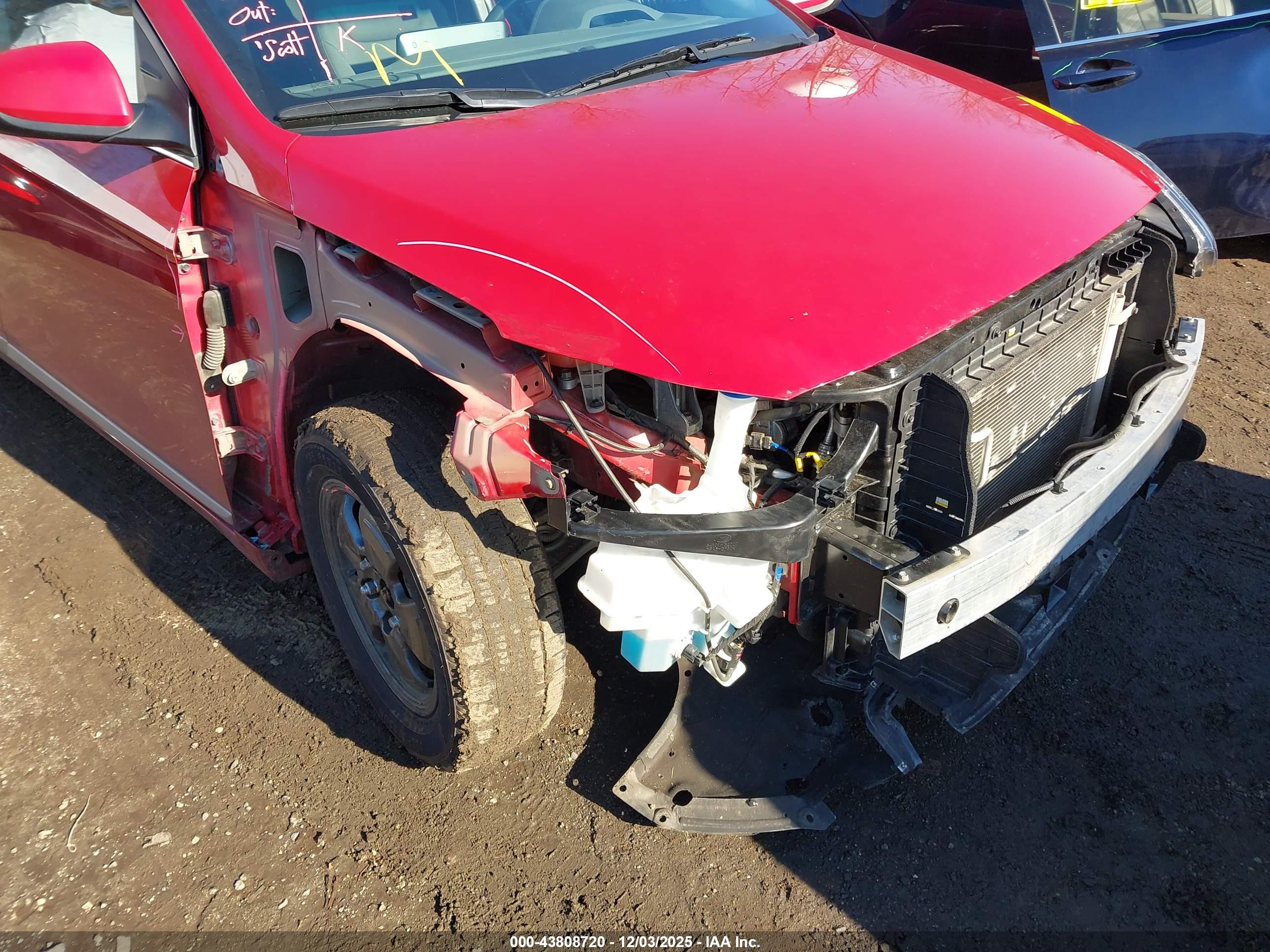 HYUNDAI IONIQ image 6