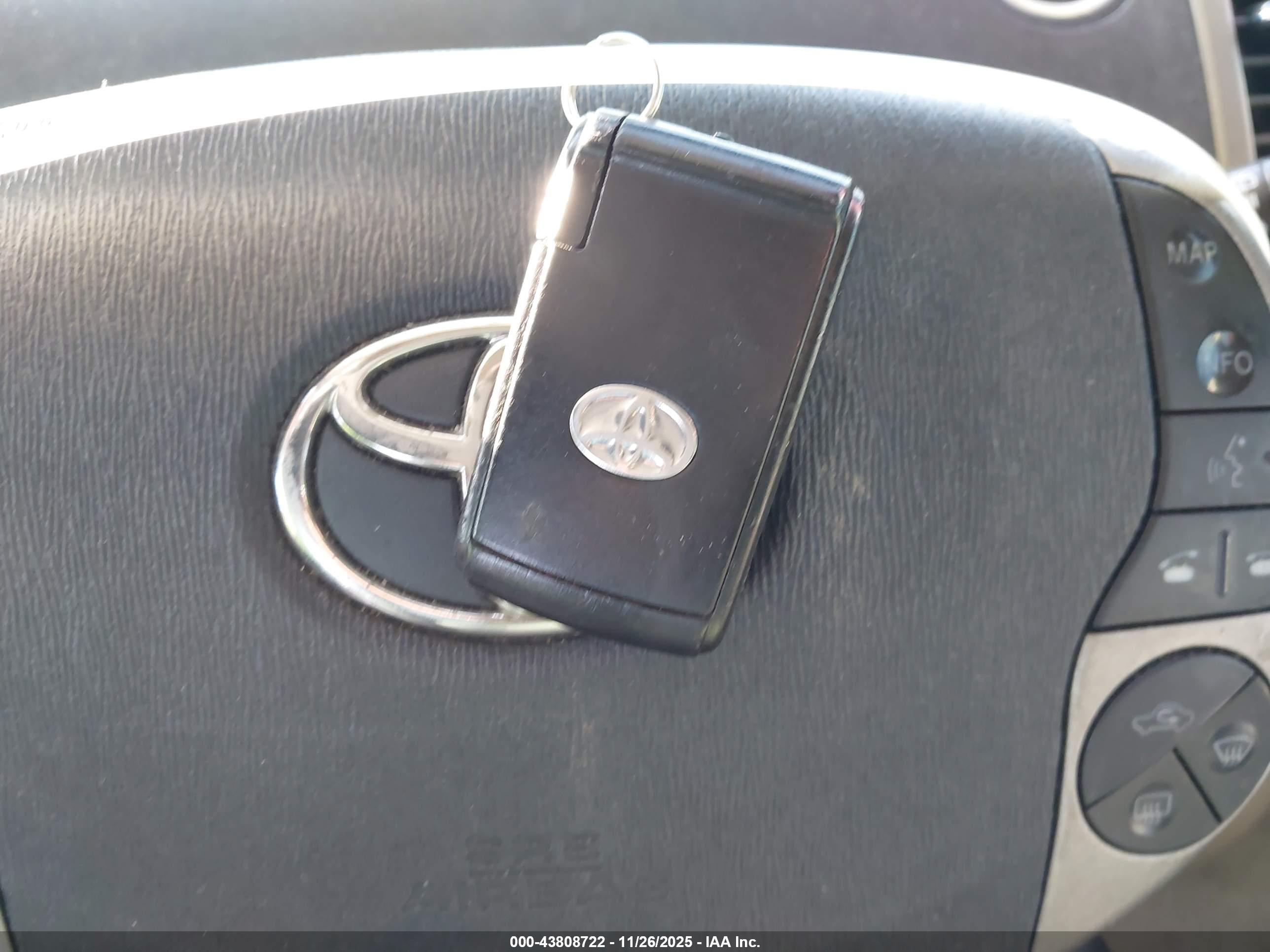 TOYOTA PRIUS image 11