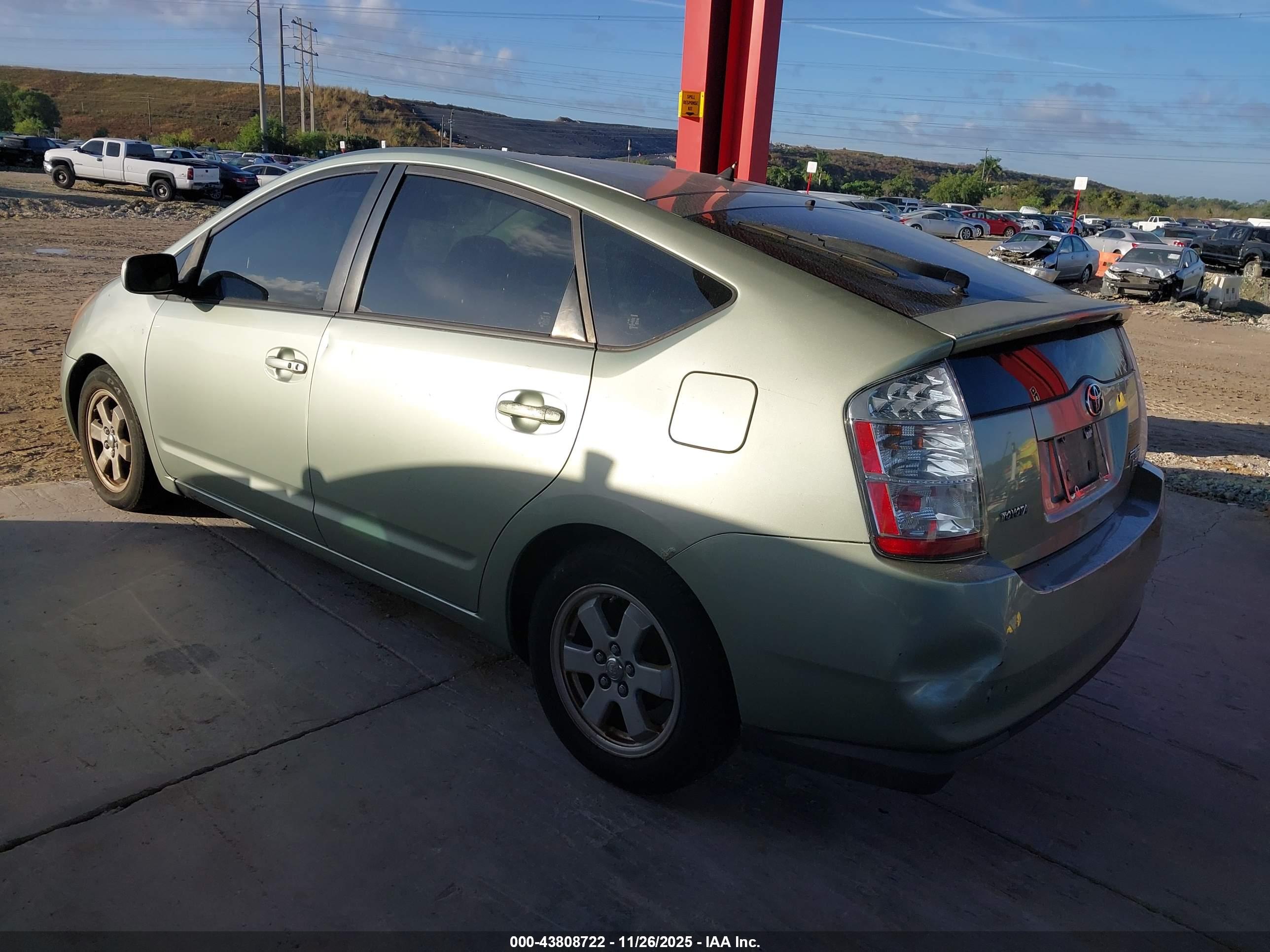 TOYOTA PRIUS image 3