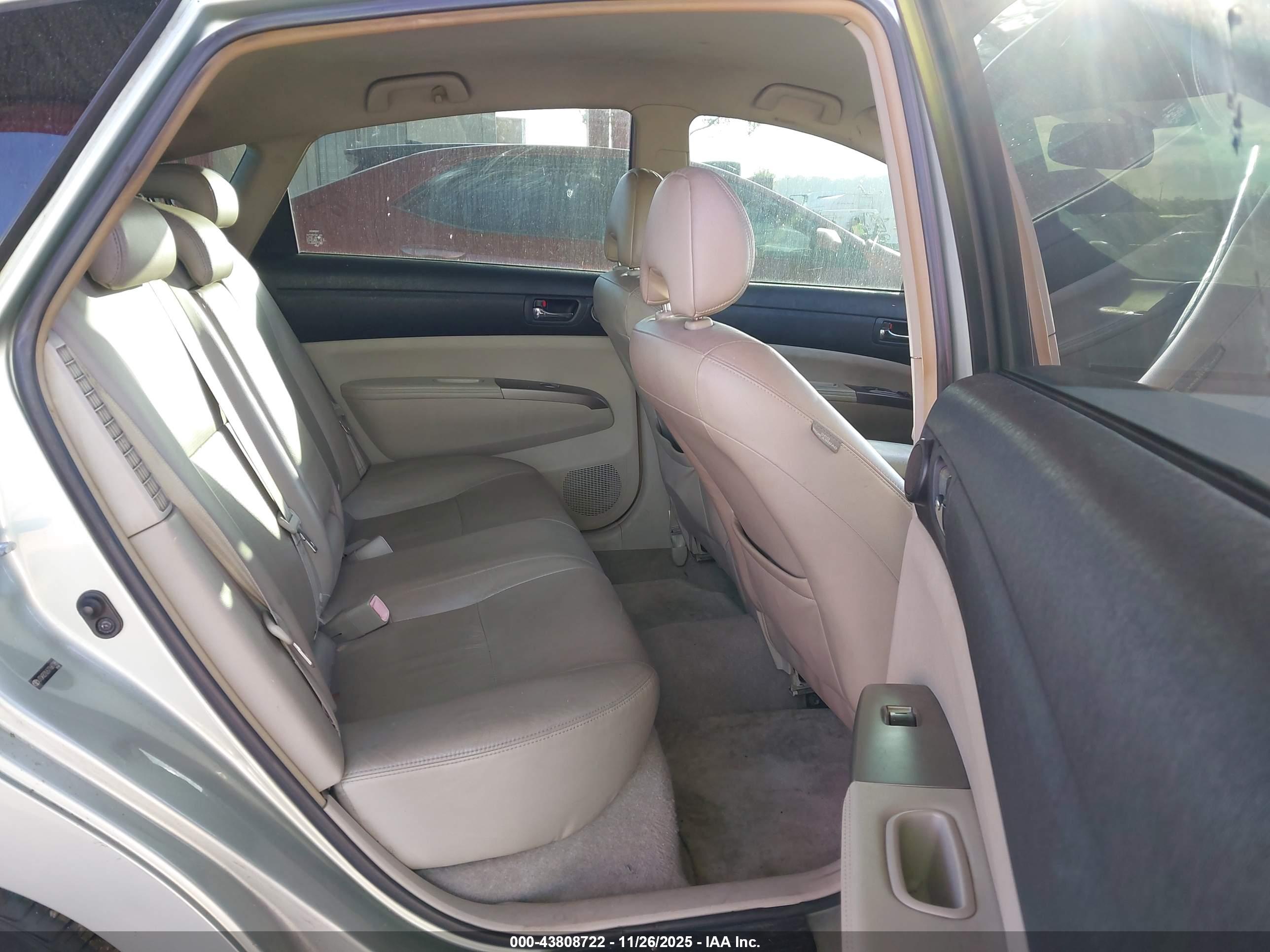 TOYOTA PRIUS image 8