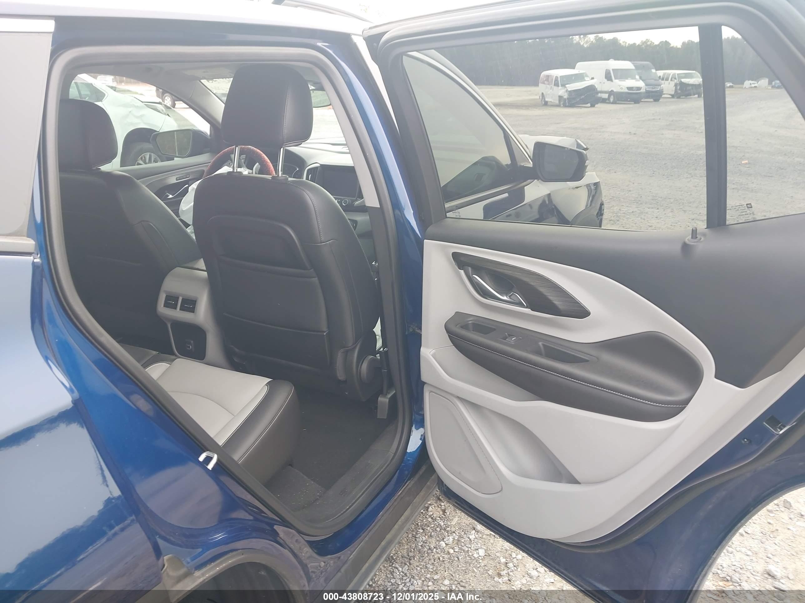 GMC TERRAIN image 8