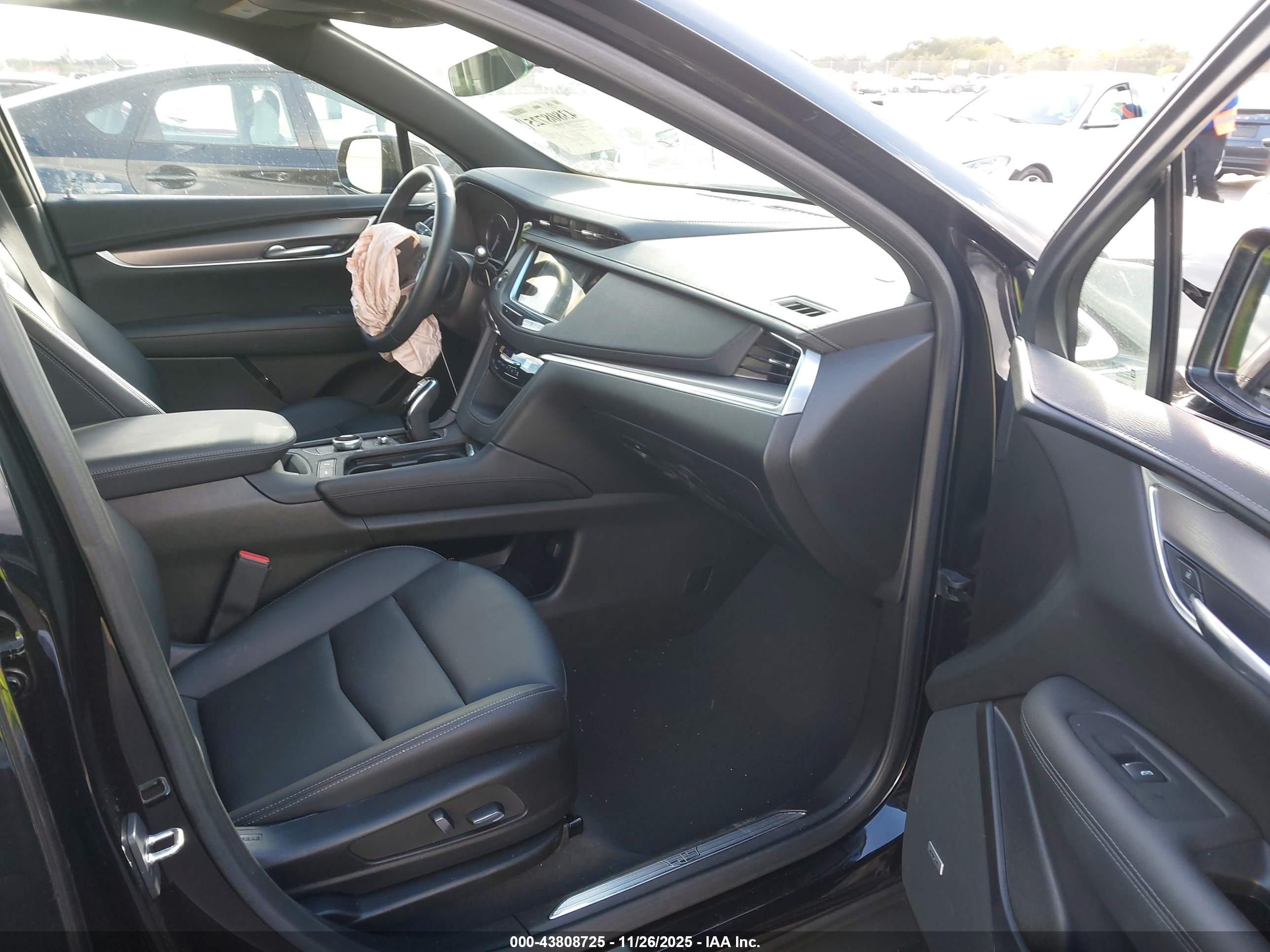 CADILLAC XT5 image 5
