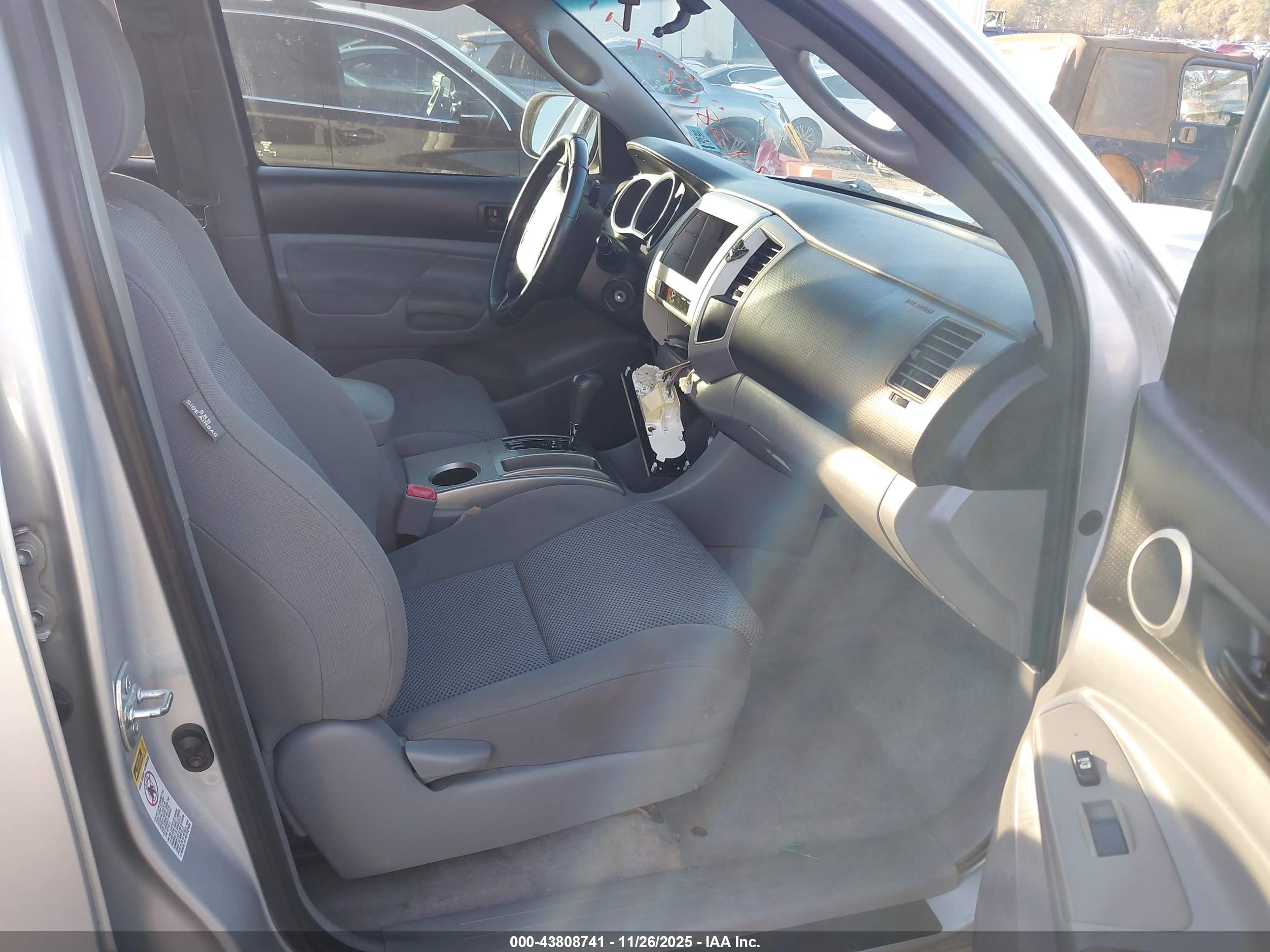 TOYOTA TACOMA image 5
