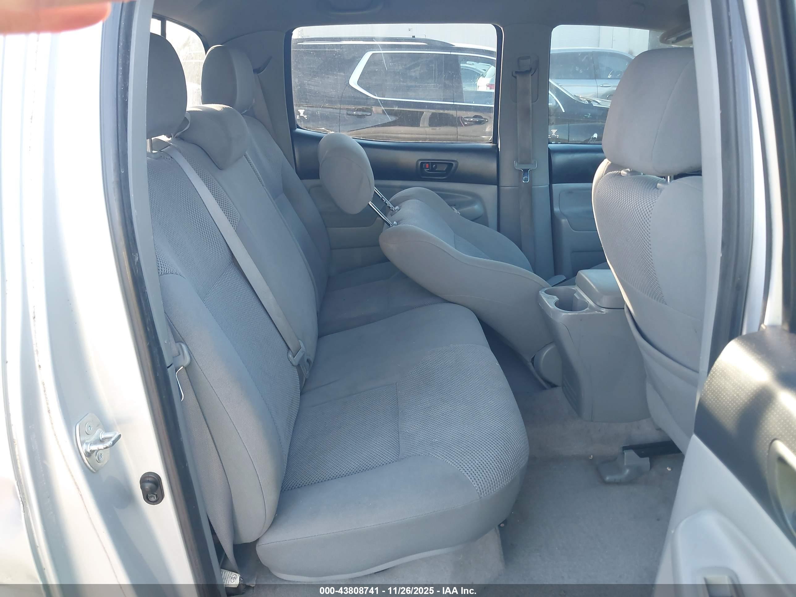 TOYOTA TACOMA image 8
