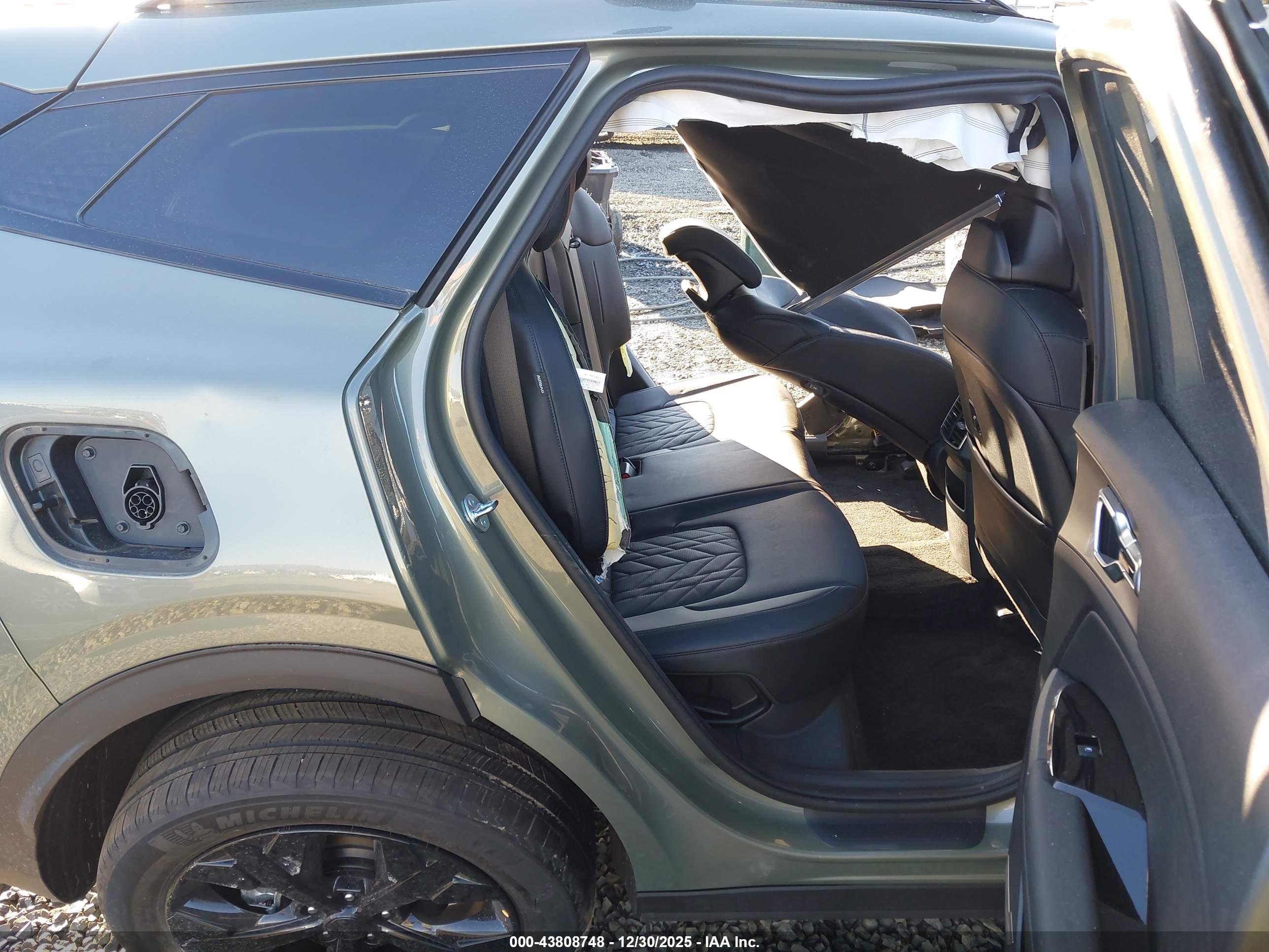 KIA SPORTAGE image 8