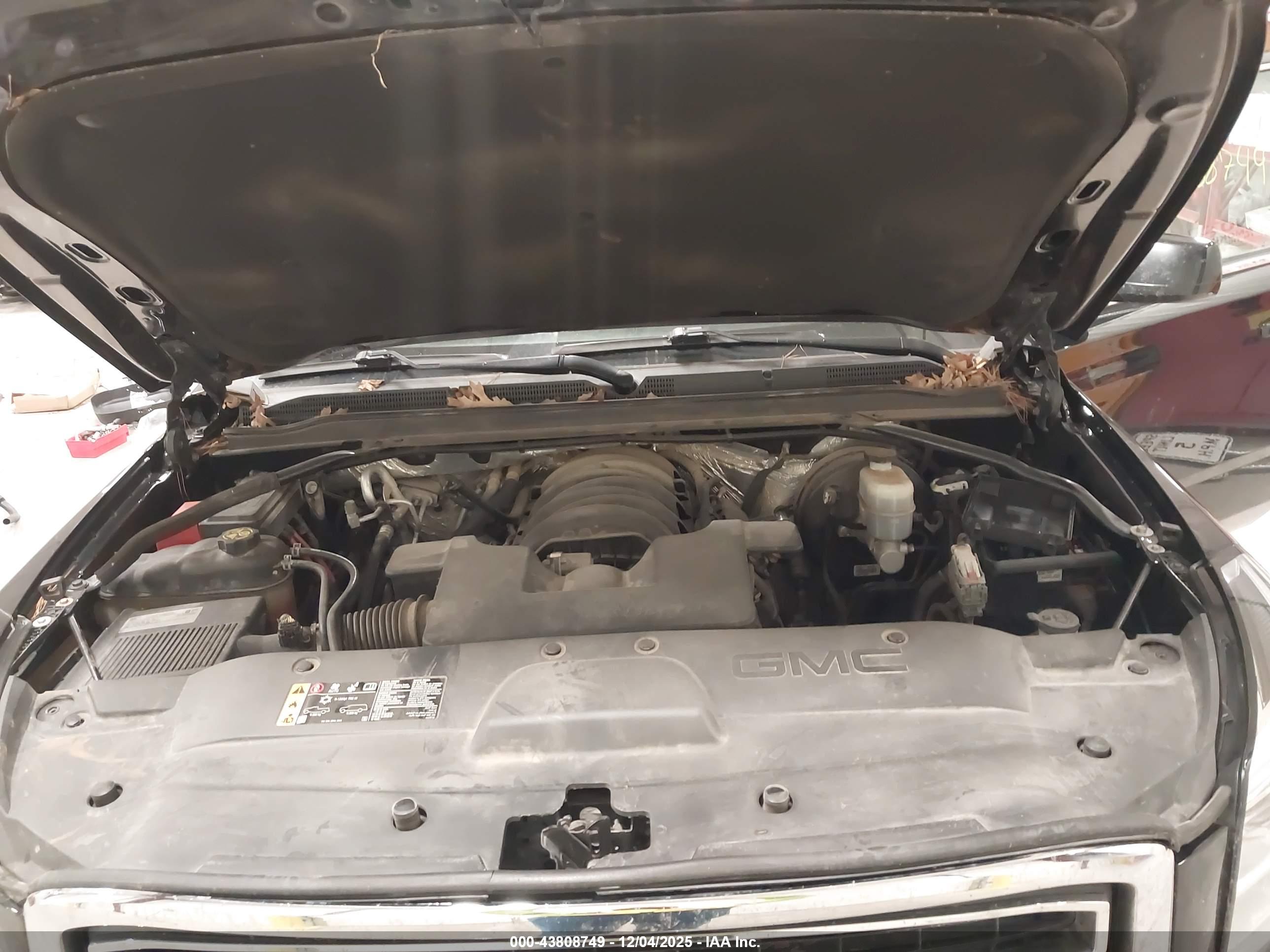GMC YUKON image 10